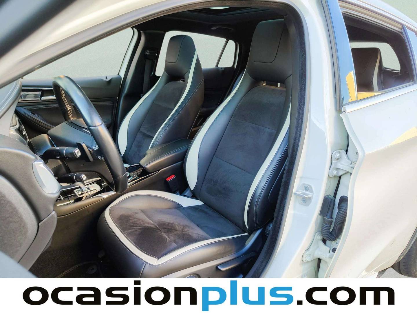 Foto asientos delanteros Infiniti Q30 Infiniti Q30 2.2D Sport 7DCT (170 CV)