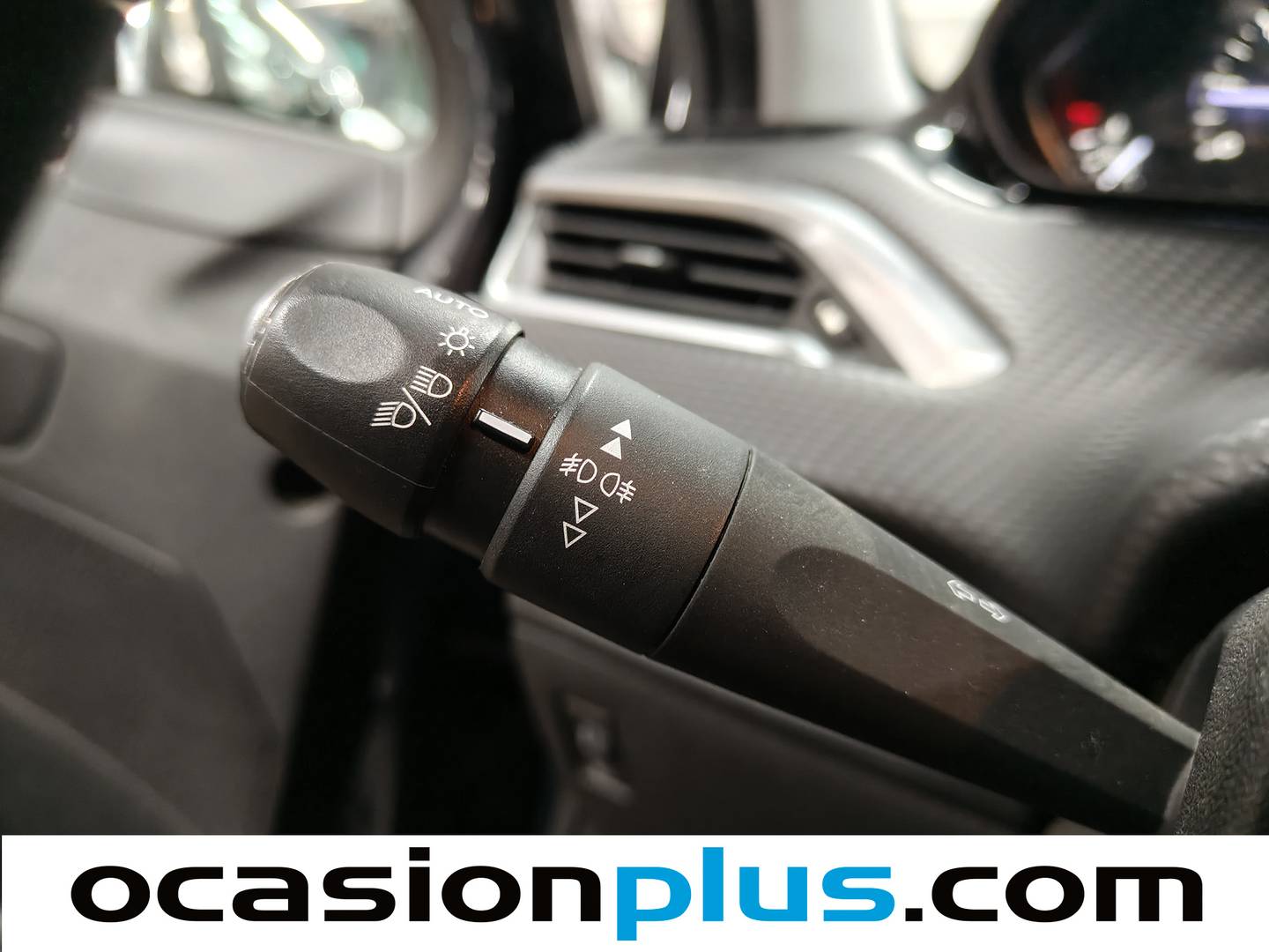 Peugeot 208 Peugeot 208 PureTech Signature (82 CV) de segunda mano
