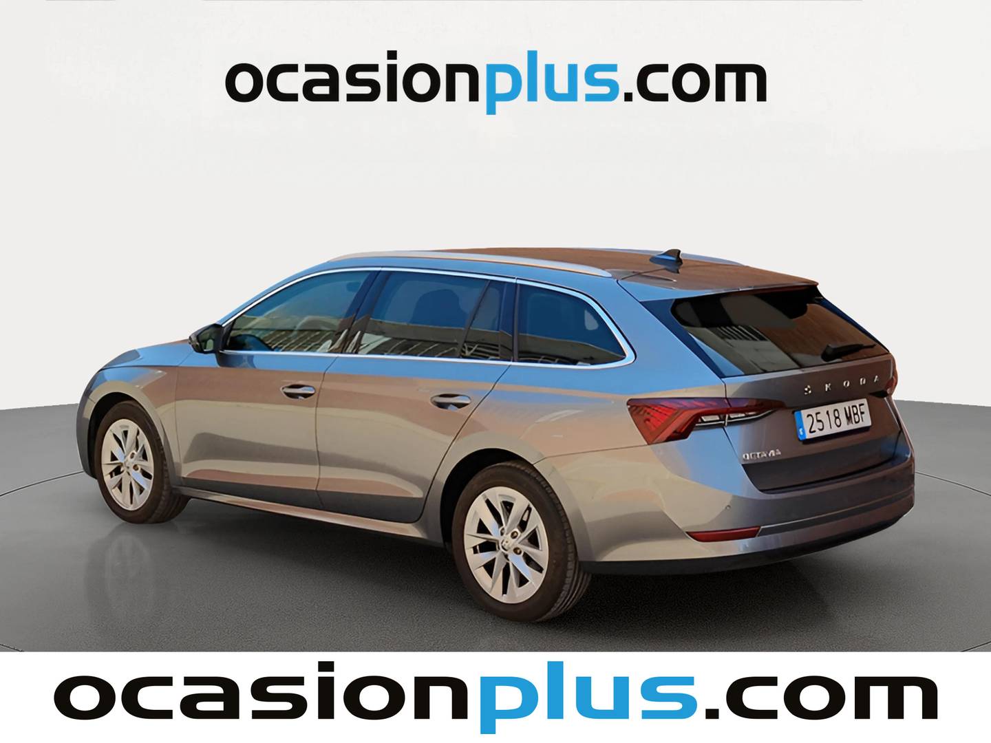 Foto trasera Skoda Octavia Skoda Octavia Combi 1.0 TSI Ambition (110 CV) derecha