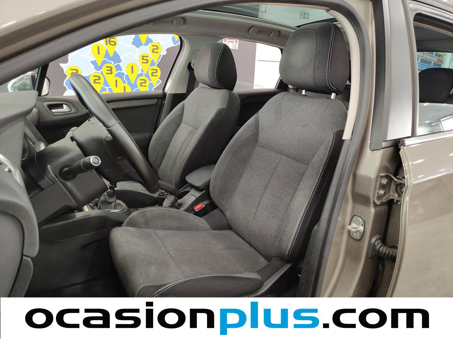 Foto asientos delanteros Citroën C4 Citroën C4 PureTech 130 S&S Feel Edition (130 CV)