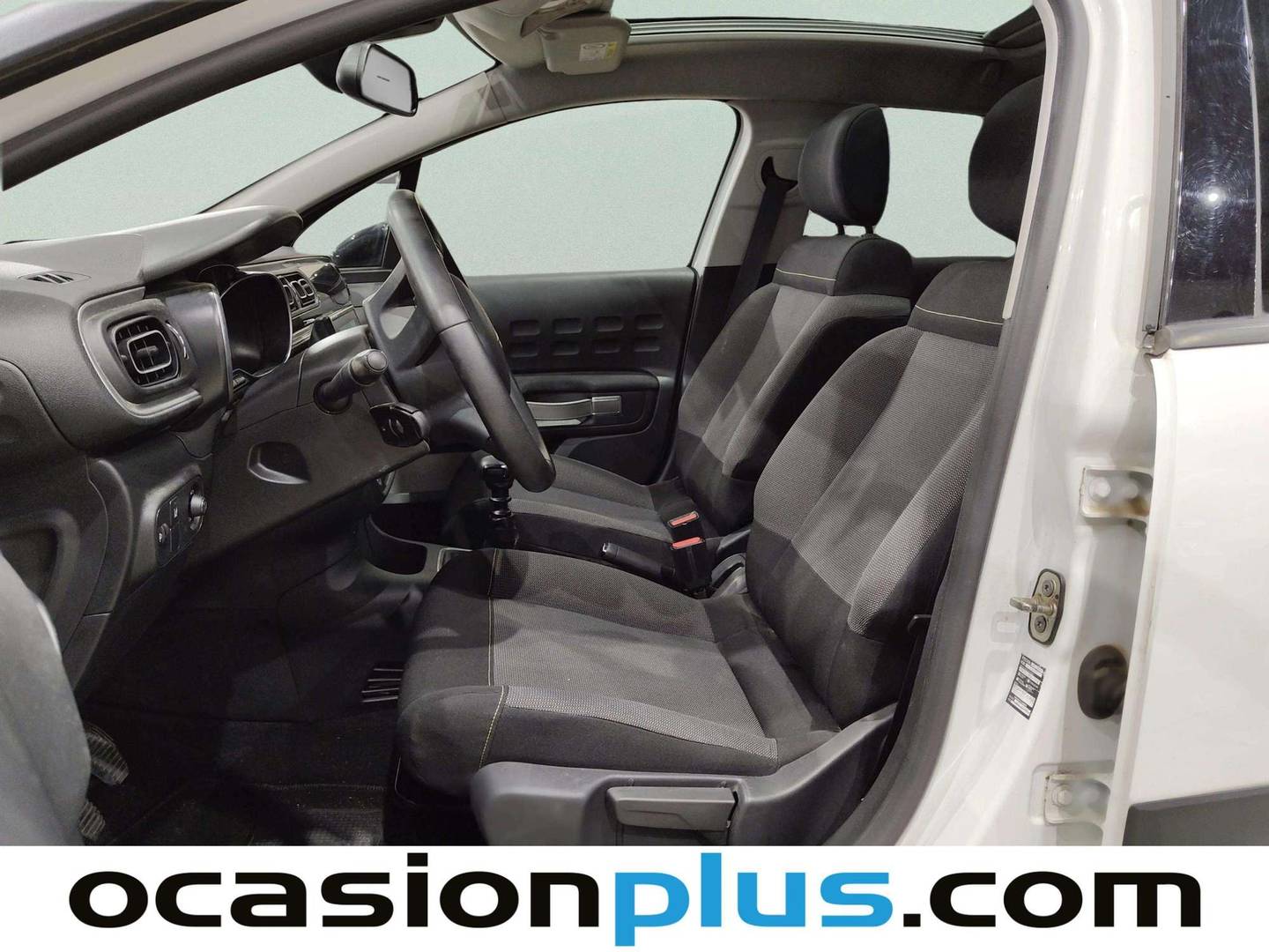 Foto asientos delanteros Citroën C3 Citroën C3 PureTech 110 S&S Shine (110 CV)