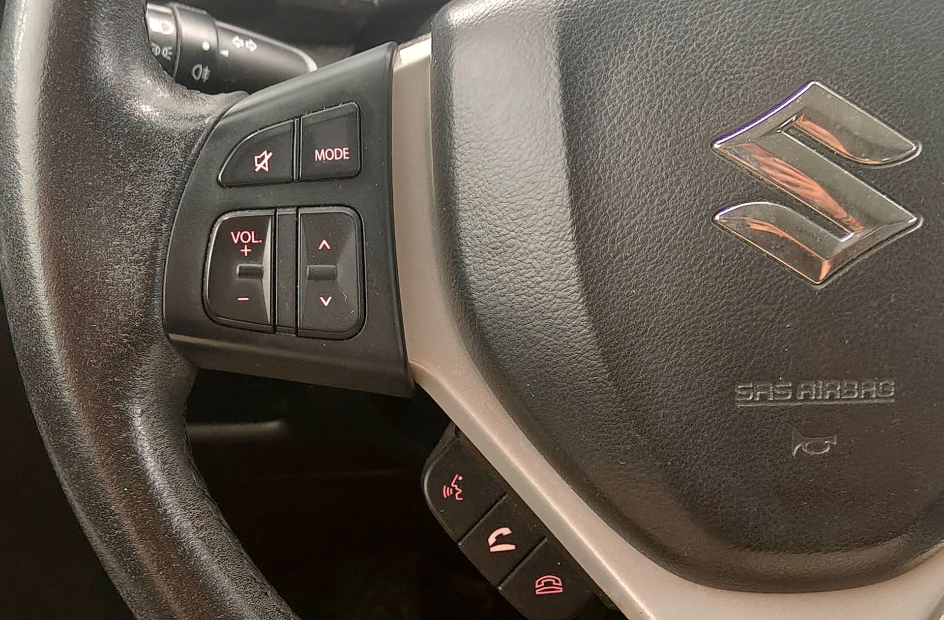 Suzuki Vitara 1.6 Ddis GLE - foto 25