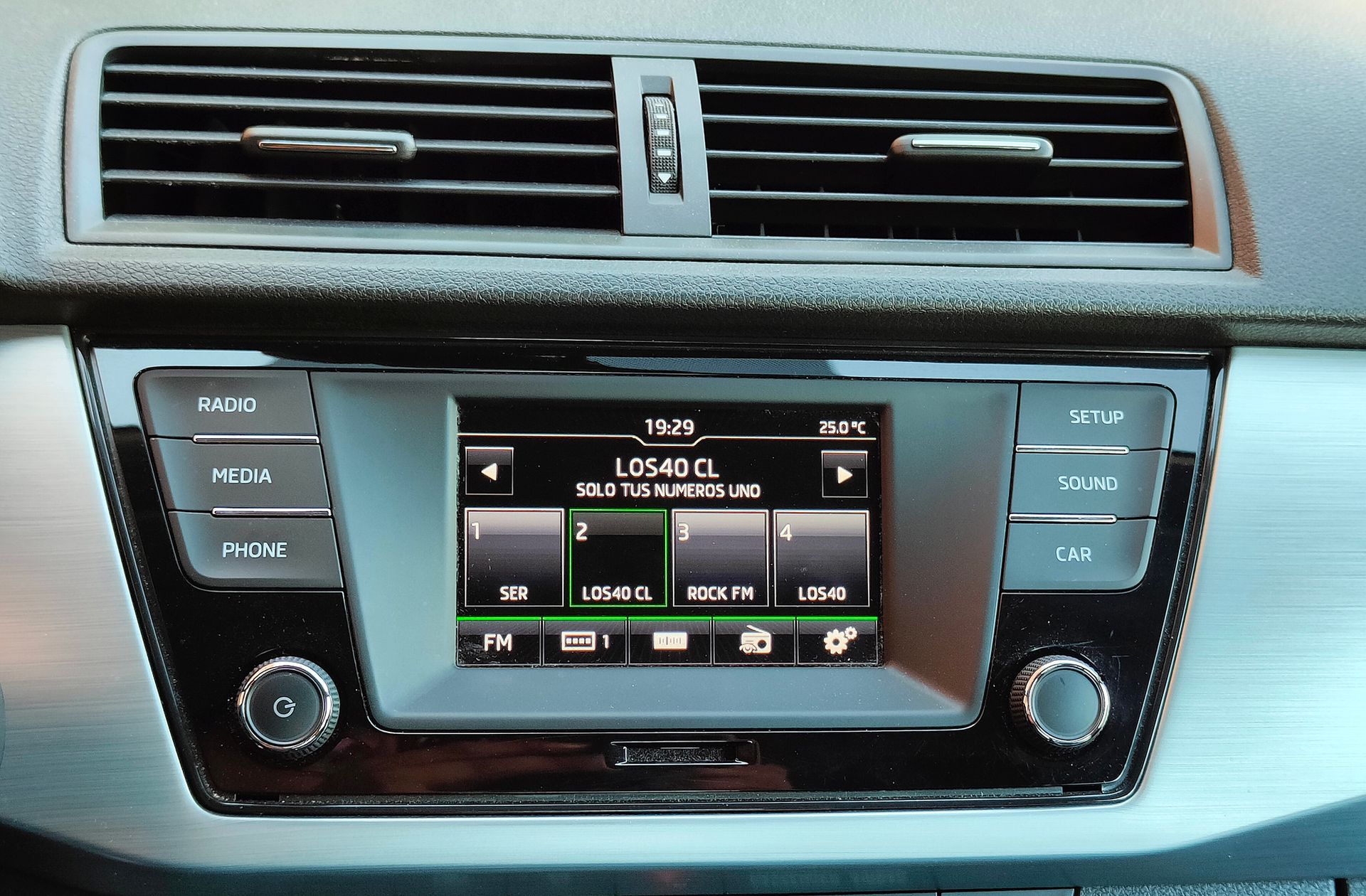 Škoda Fabia 1.0 MPI Like - foto 30