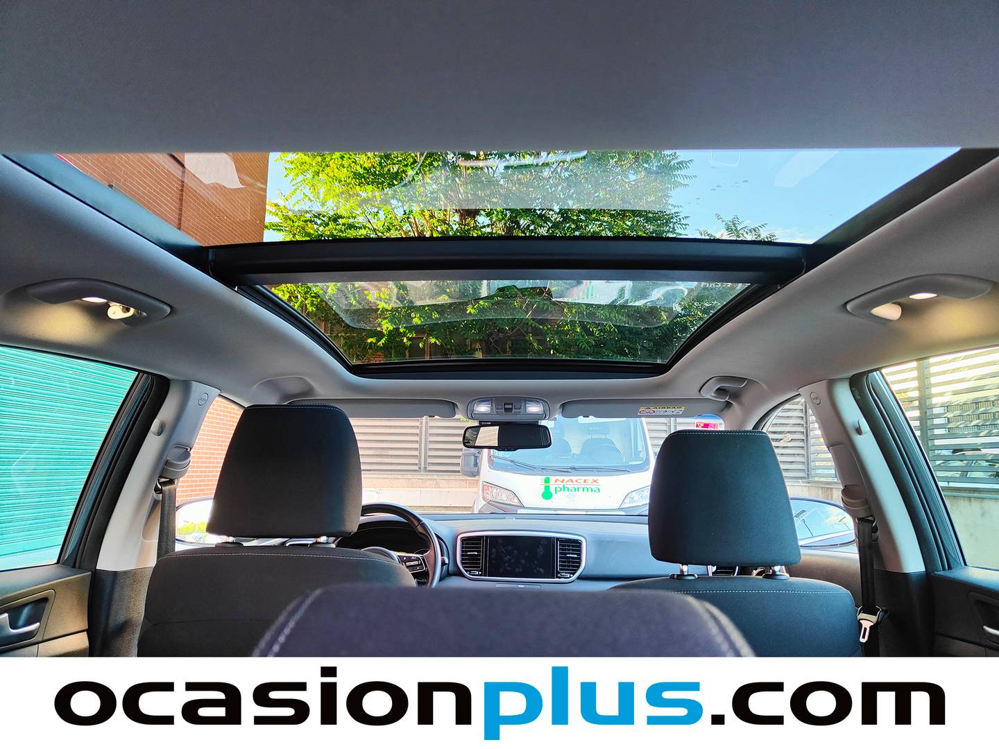 Extras y acabados del KIA Sportage KIA Sportage Kia Sportage 1.6 GDI Black Edition 4x2 97 kW (132 CV)