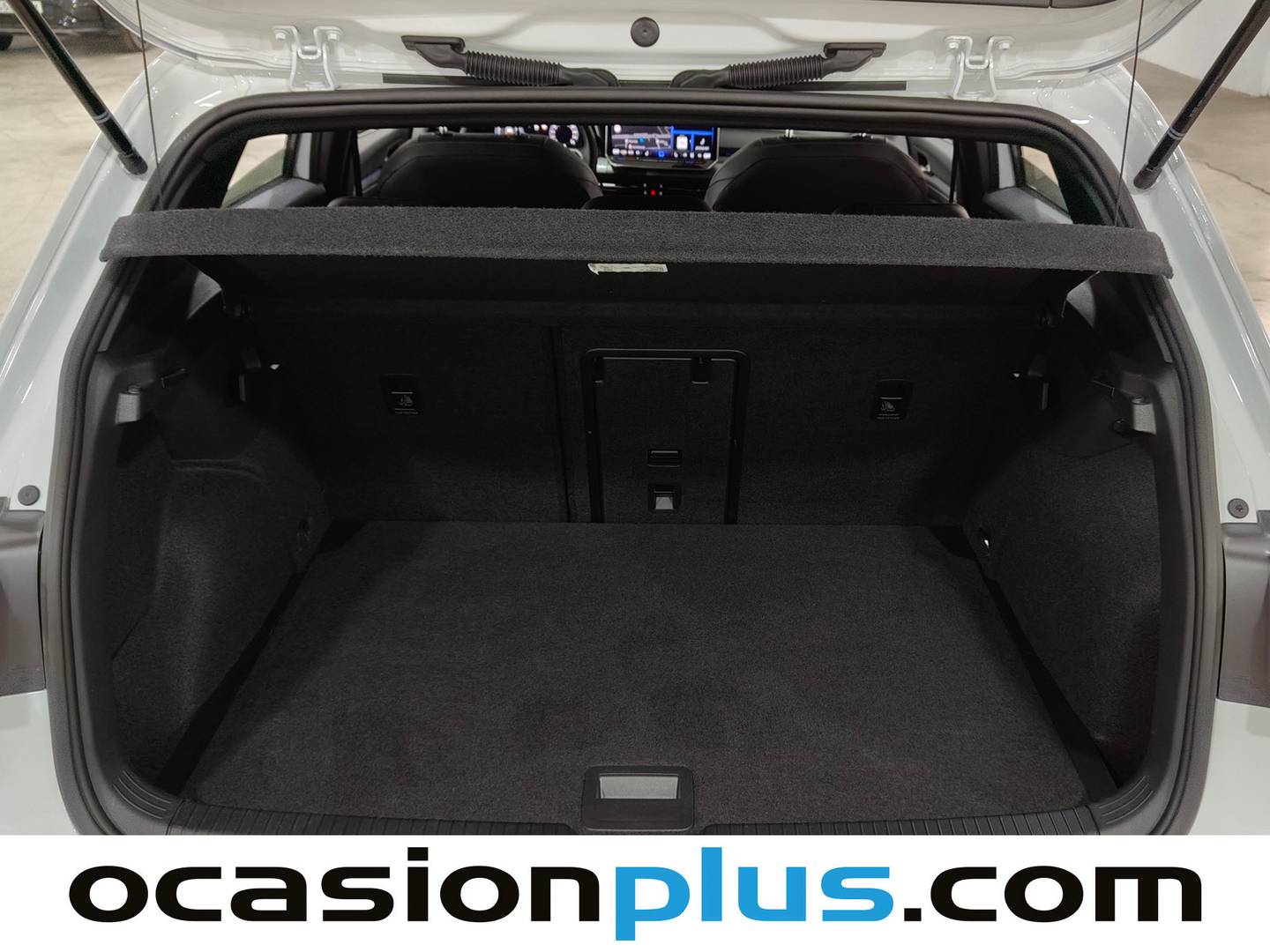 Fotos maletero Volkswagen Golf Volkswagen Golf 50 Aniversario 1.5 eTSI (150 CV) DSG