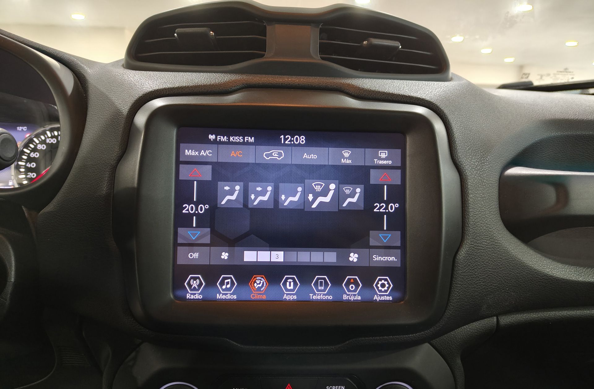 Jeep Renegade eHybrid 1.5 Limited ATX - foto 27