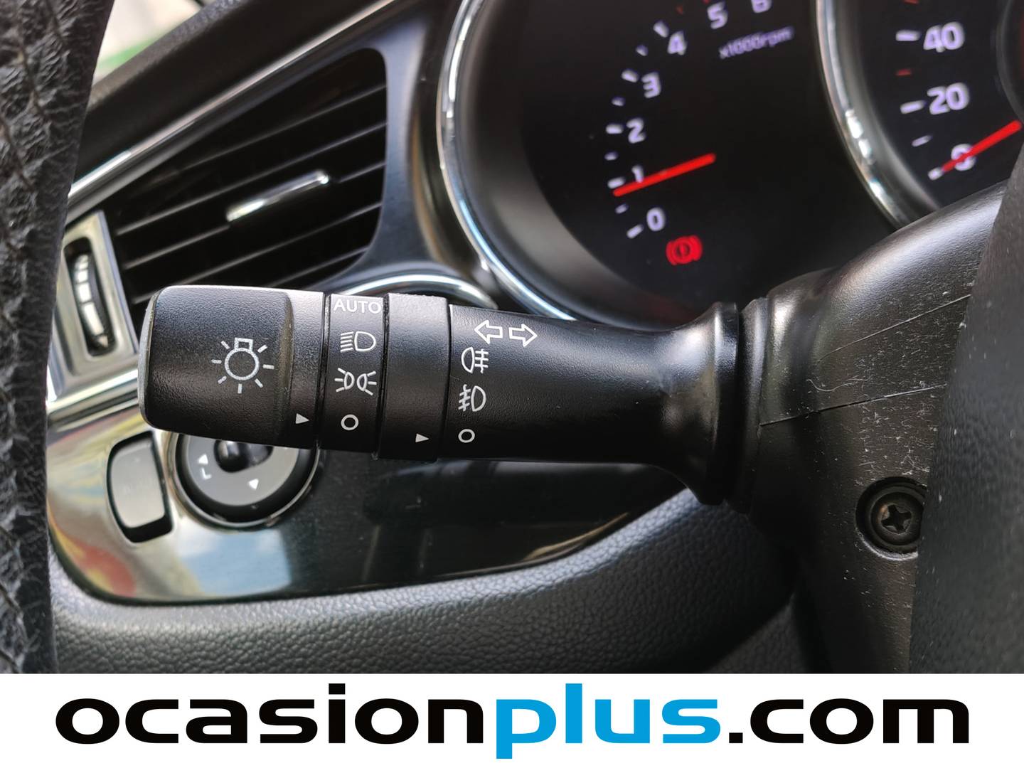 Extras del KIA Ceed KIA Ceed 1.6 CRDi VGT Eco-Dynamics UEFA Euro2016 (136 CV)