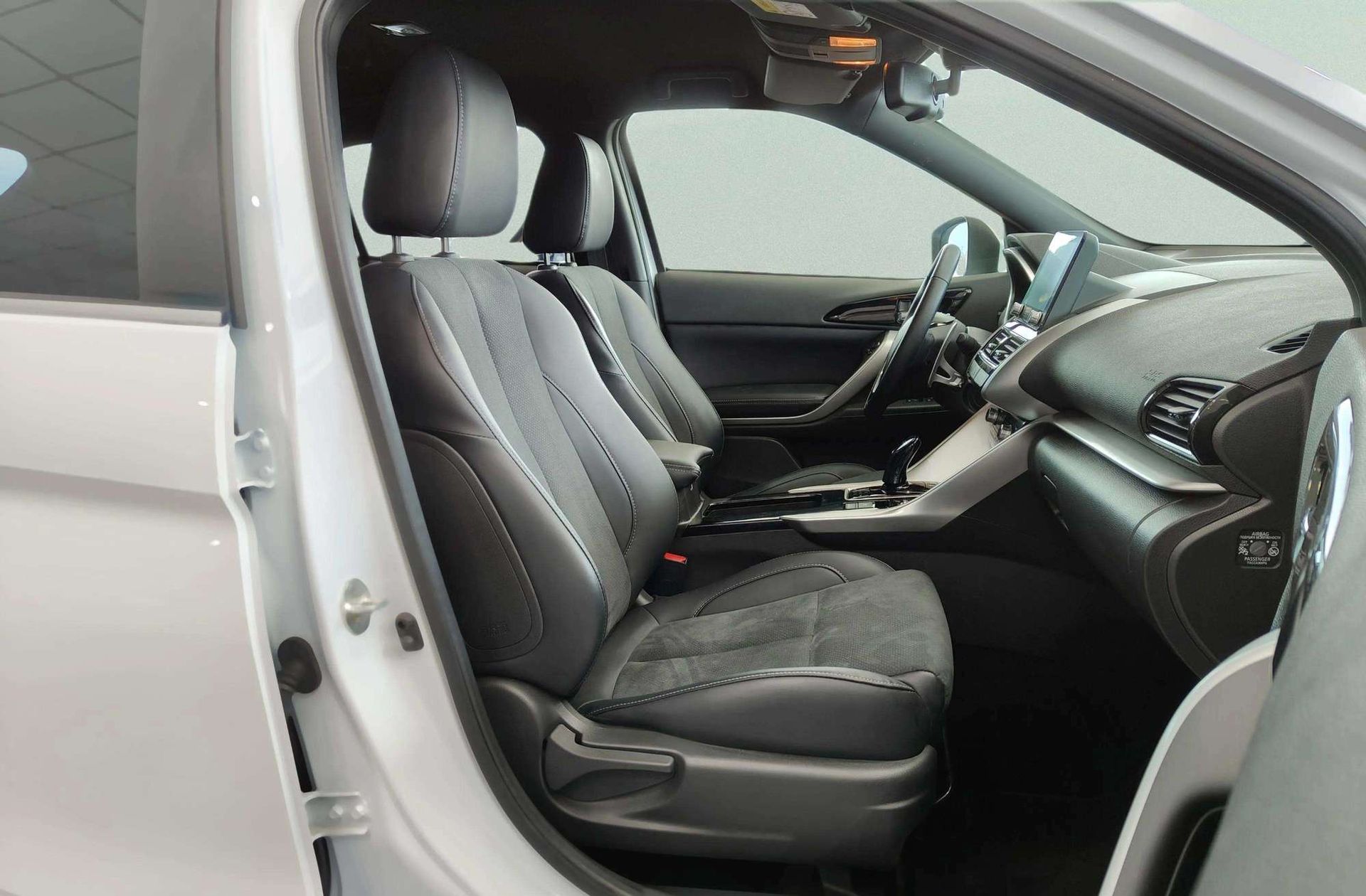 Mitsubishi Eclipse Cross 2.4 PHEV Kaiteki 4WD - foto 24