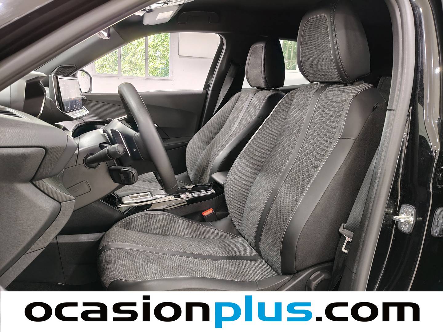 Foto asientos delanteros Peugeot 2008 Peugeot 2008 Allure Hybrid eDCS6 (136 CV)