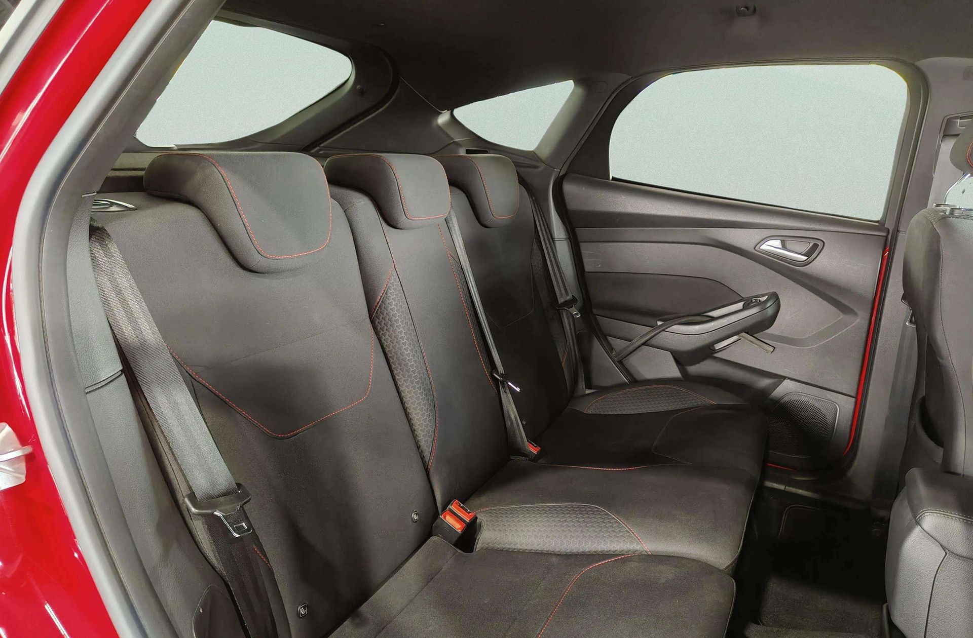 Ford Focus 1.0 EcoBoost ST-Line - foto 17