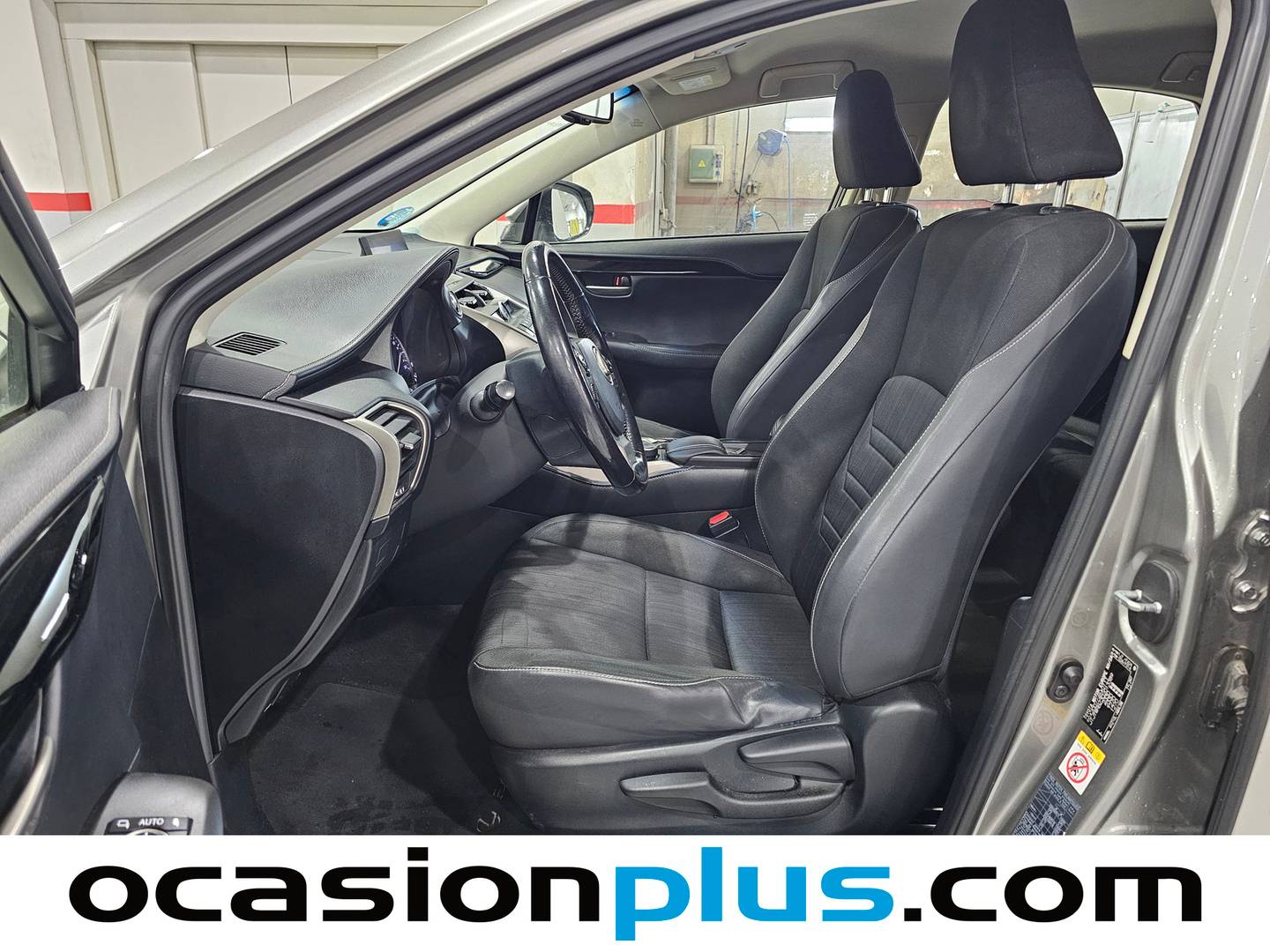 Lexus NX Lexus NX 300h Corporate 2WD (197 CV) de segunda mano