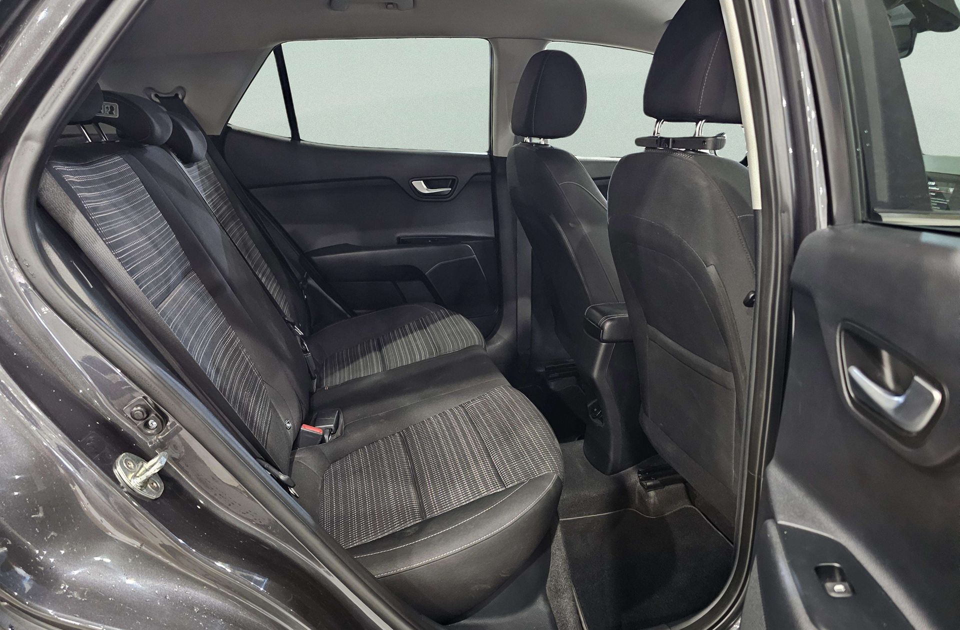 Kia Stonic 1.0 T-GDi Drive - foto 18