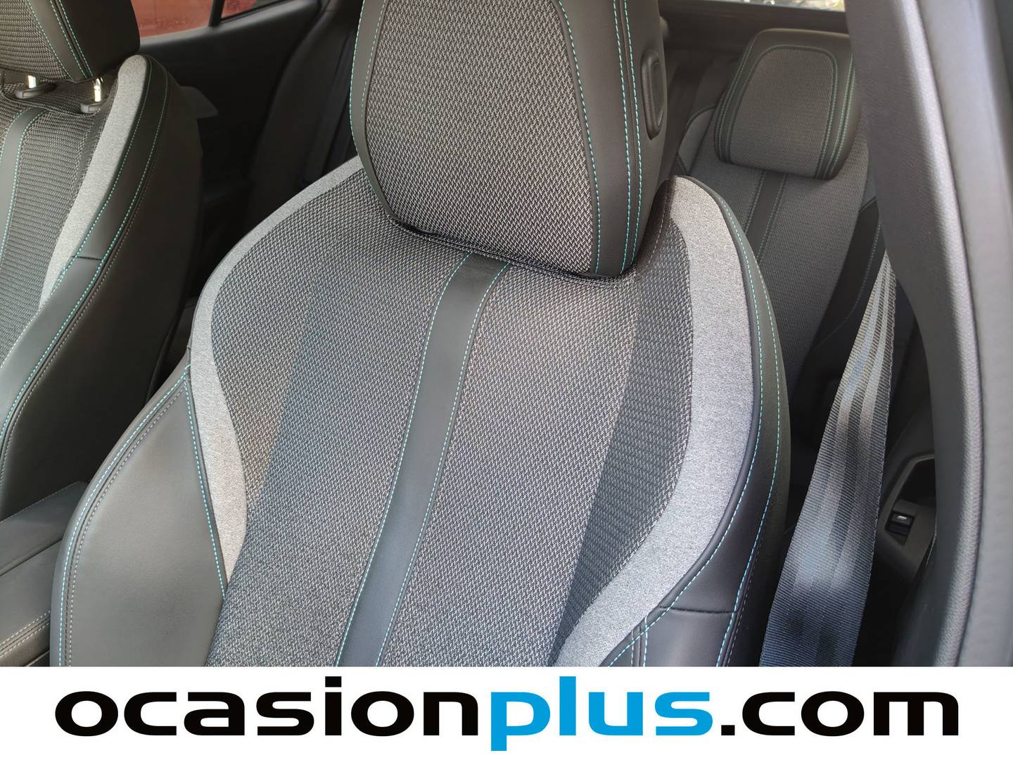 Extras y acabados del Peugeot 408 Peugeot 408 Allure Hybrid eDCS6 (136 CV)