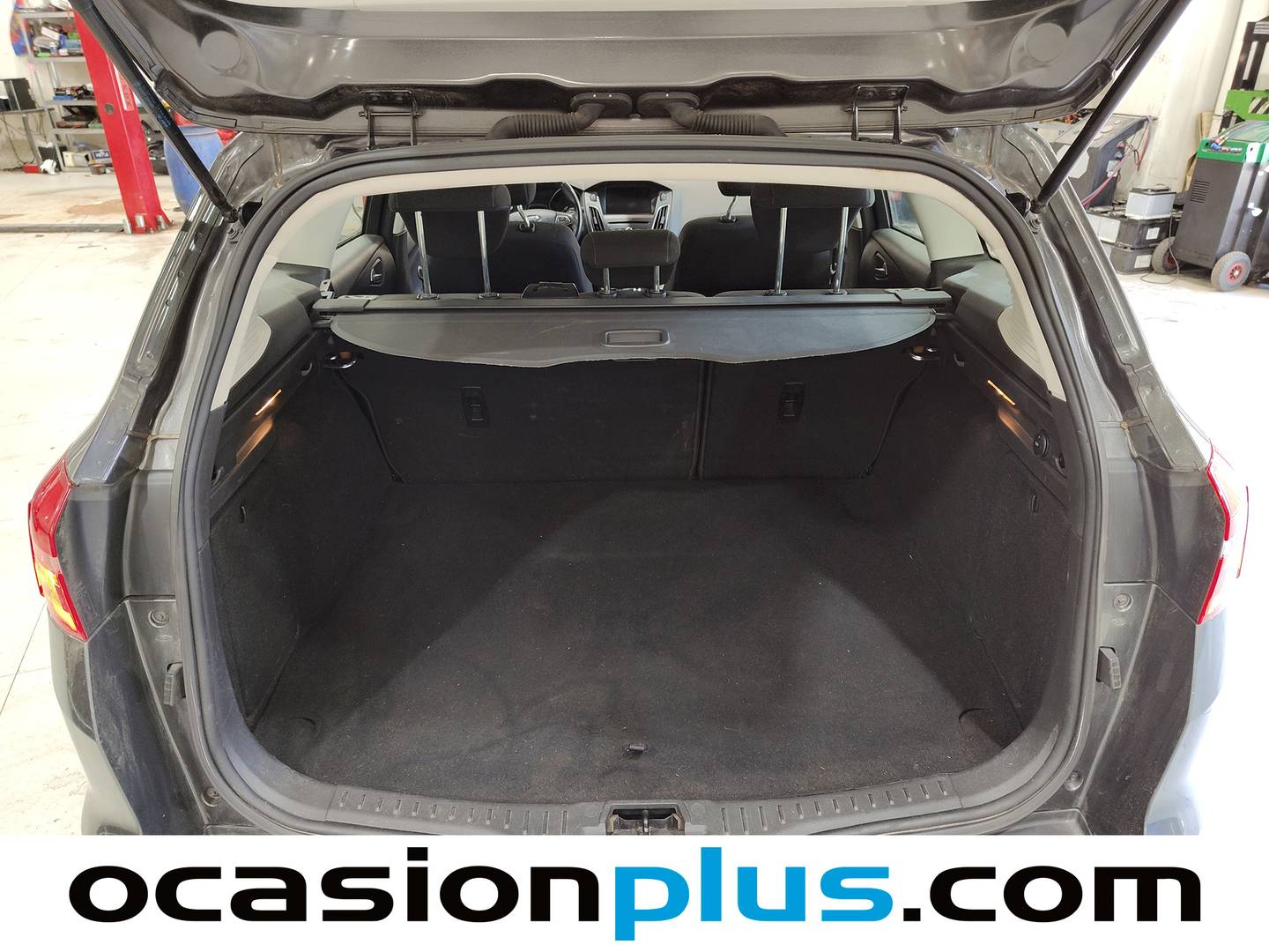 Fotos maletero Ford Focus Ford Focus SportBreak 1.5 TDCI Business (120 CV)