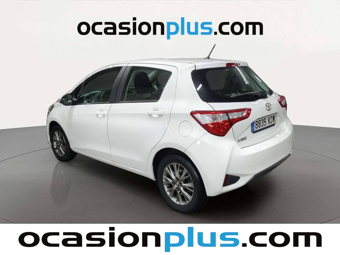 Foto trasera Toyota Yaris Toyota Yaris 1.5 Active (111 CV) derecha