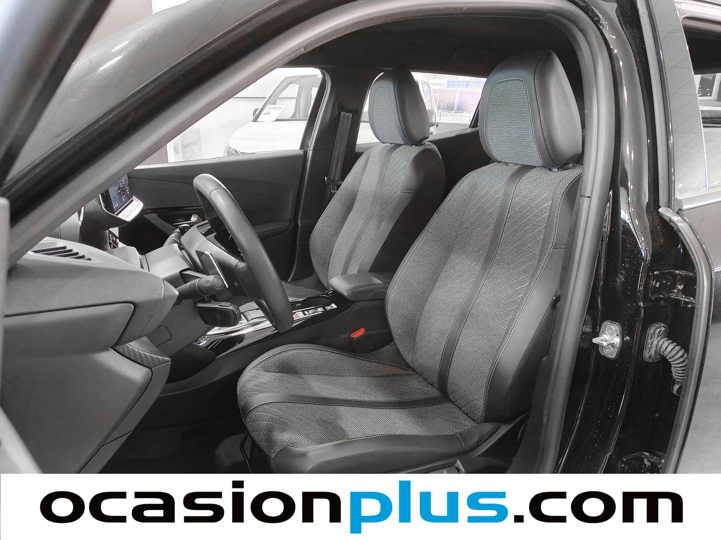 Foto Peugeot 2008 Peugeot 2008 Allure Hybrid eDCS6 (136 CV)