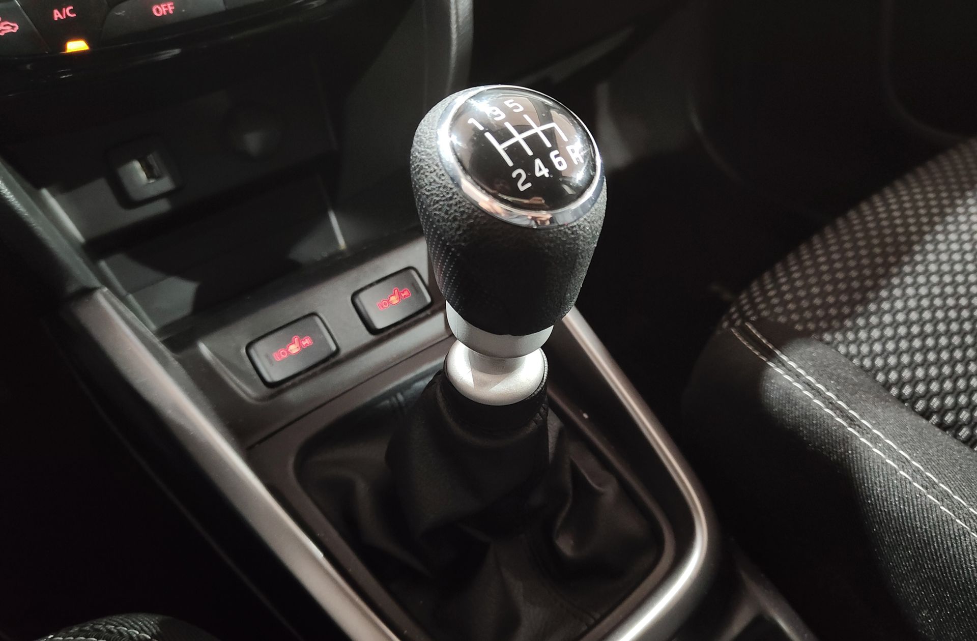 Suzuki Vitara 1.4 T Mild Hybrid GLE - foto 5