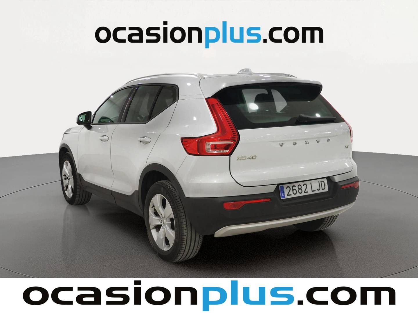 Foto delantera Volvo XC40 Volvo XC40 T3 Momentum Pro Auto (163 CV) derecha