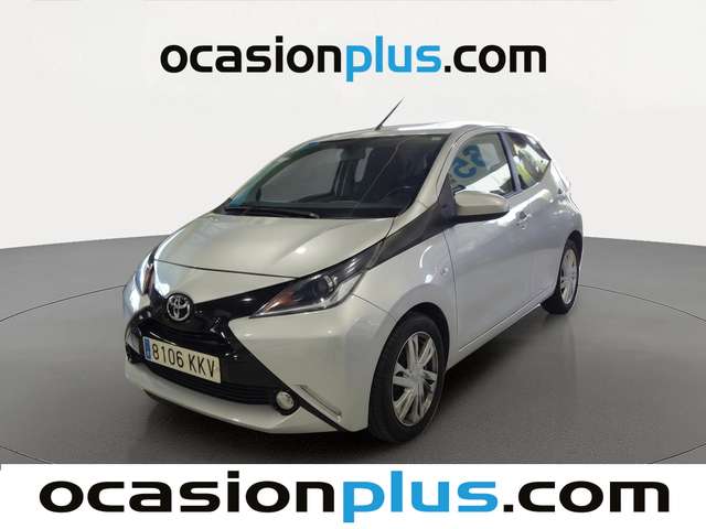 Toyota Aygo 1.0 70 x-play (69 CV) de segunda mano