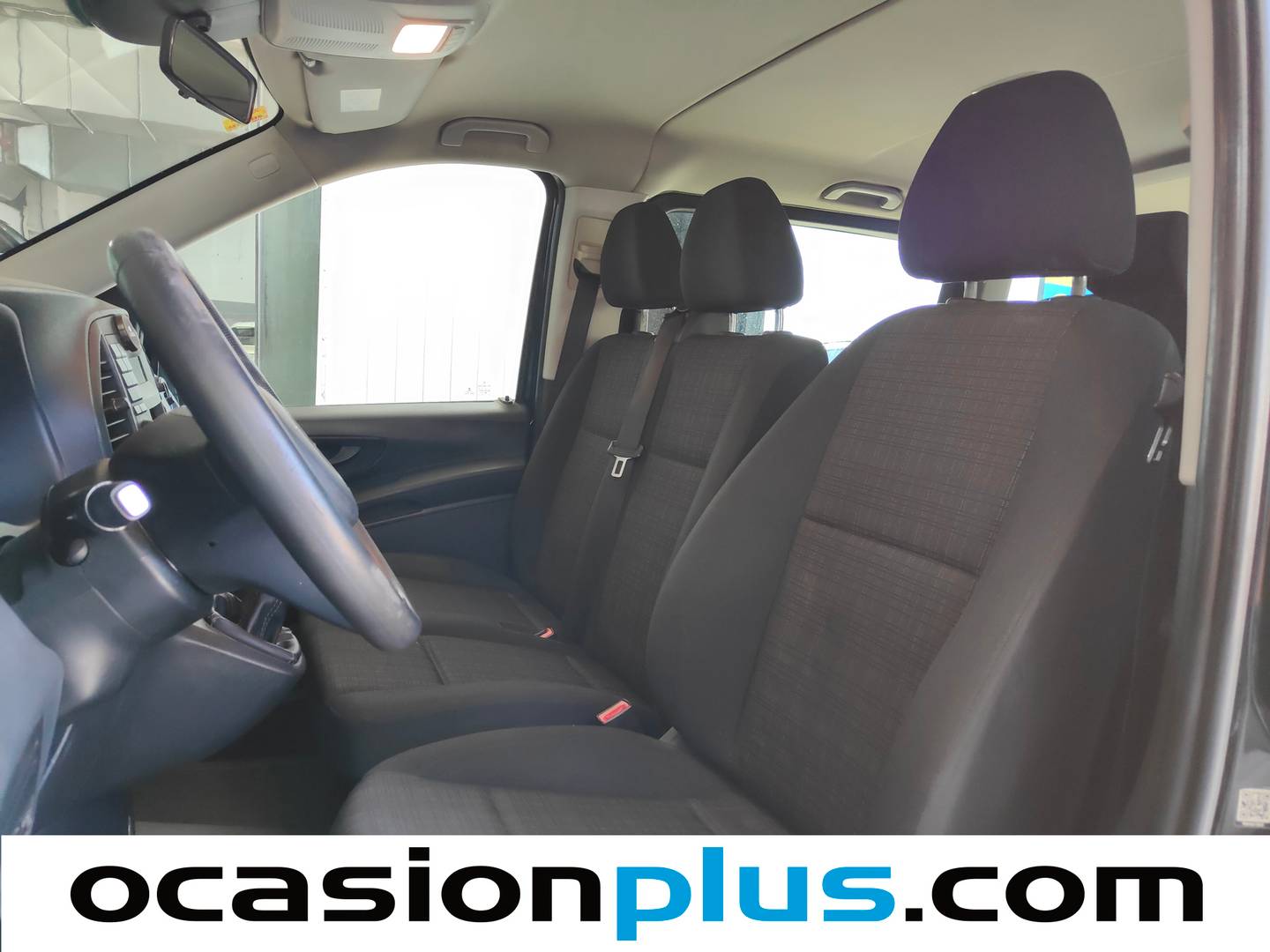 Foto asientos delanteros Mercedes Vito Mercedes Vito Combi 114 CDI Tourer Base Larga (136 CV) Camperizada