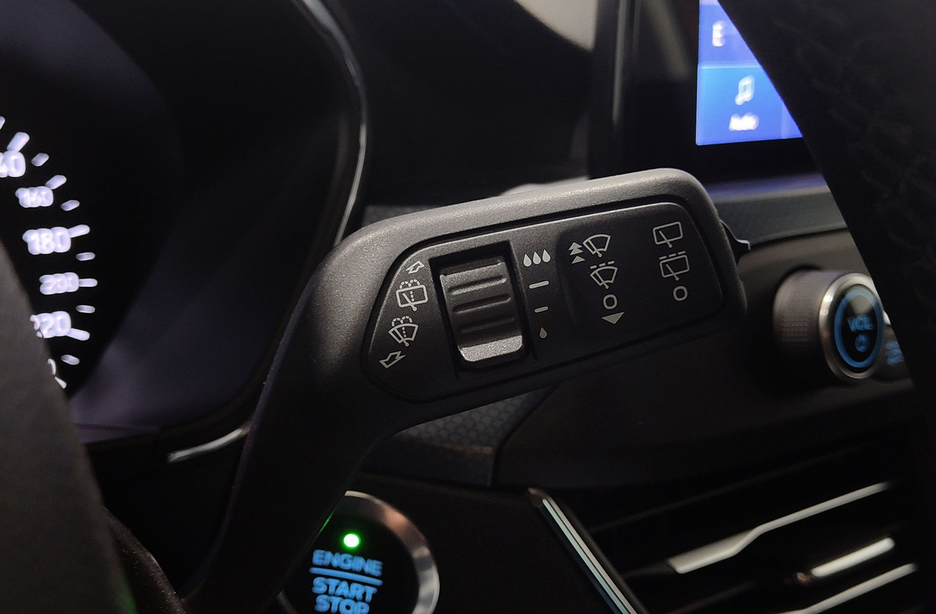 Ford Focus 1.0 EcoBoost Active - foto 33