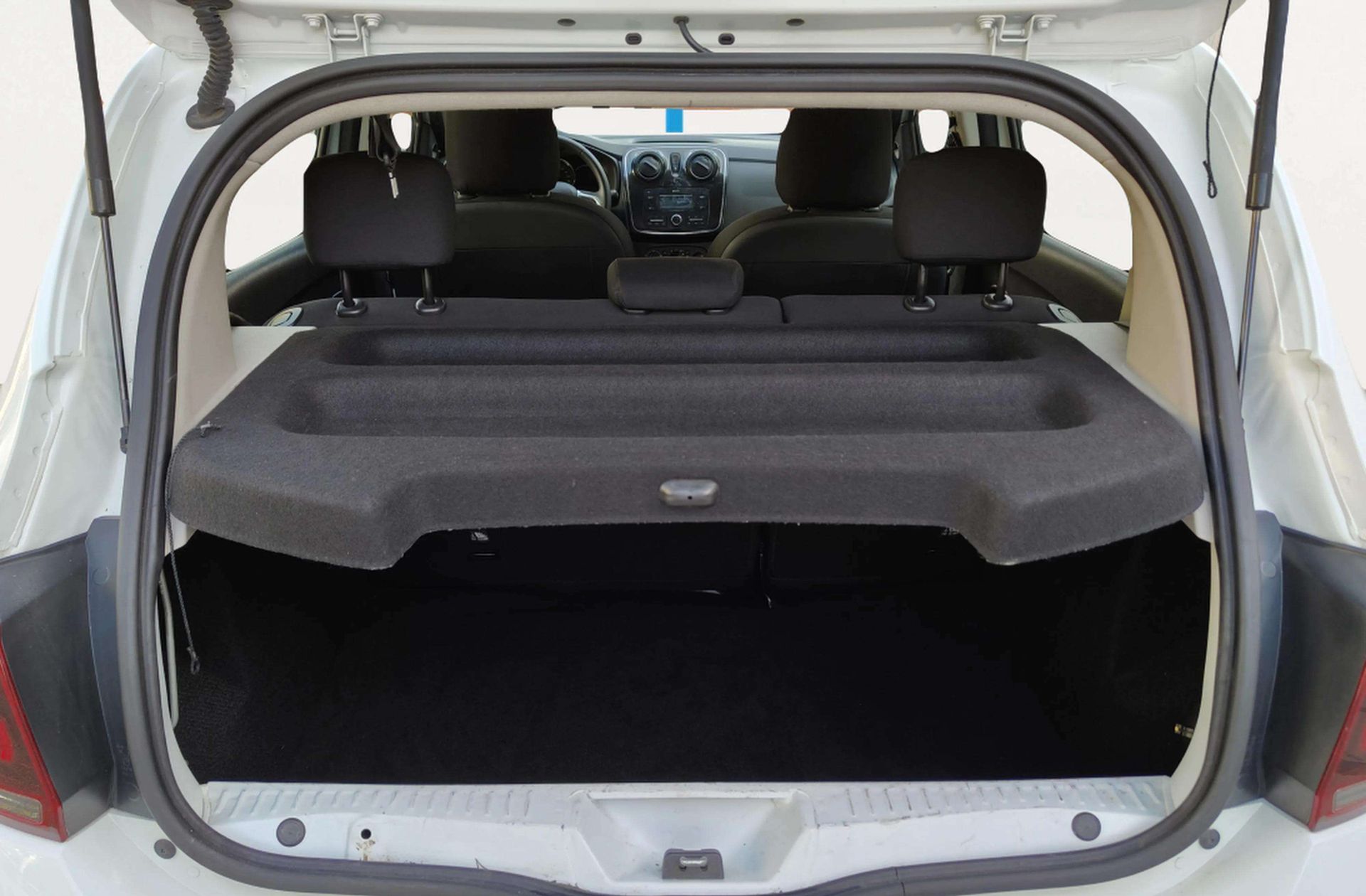 Dacia Sandero Essential 1.0 - foto 12