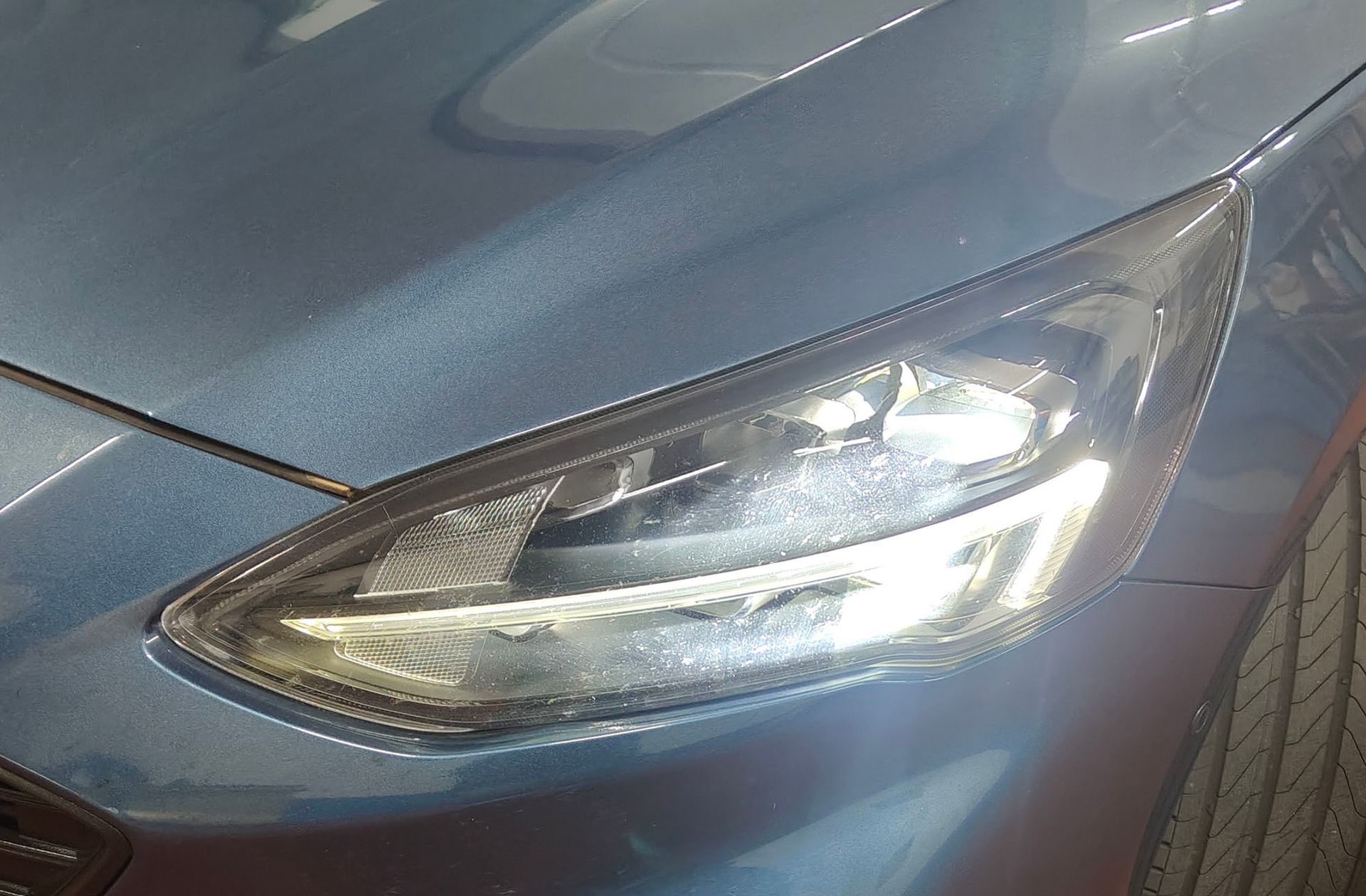Ford Focus 1.0 EcoBoost ST-Line - foto 17