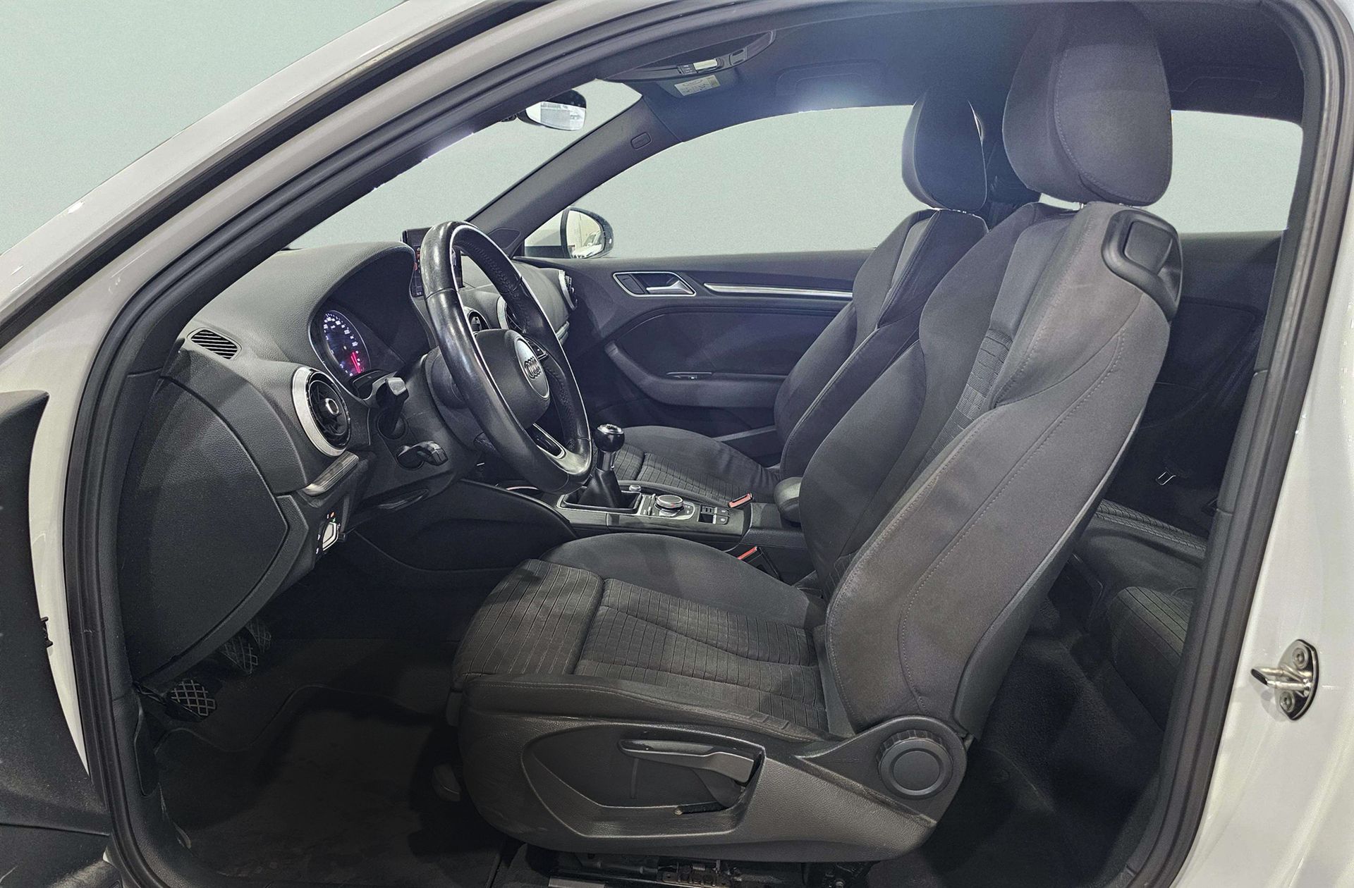 Audi A3 1.6 TDI sport edition - foto 9