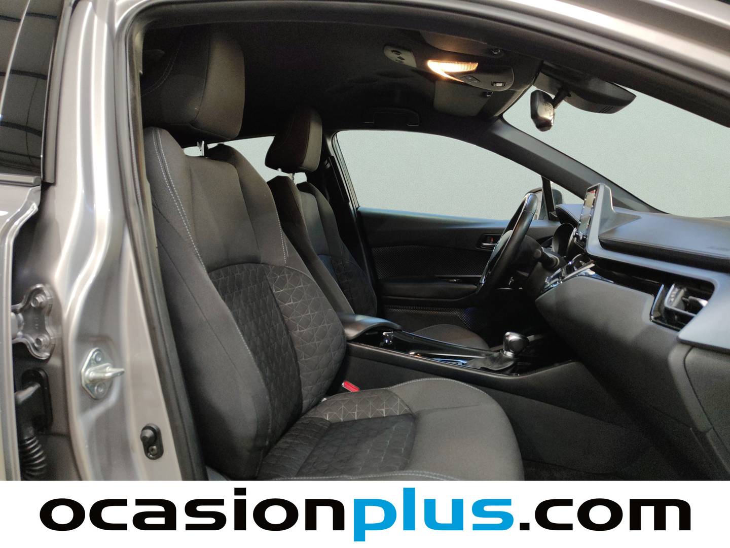 Foto Toyota C-HR Toyota C-HR 1.8 125H Advance (122 CV)