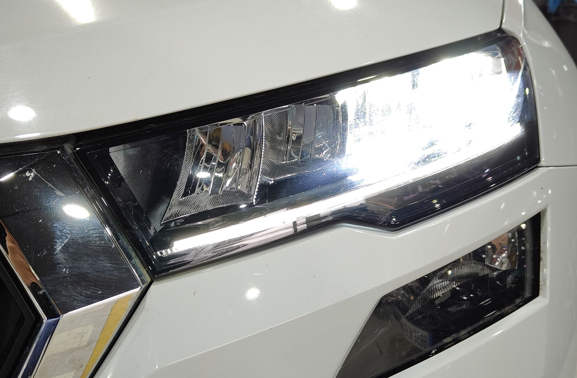 Škoda Karoq 2.0 TDI Selection - foto 12