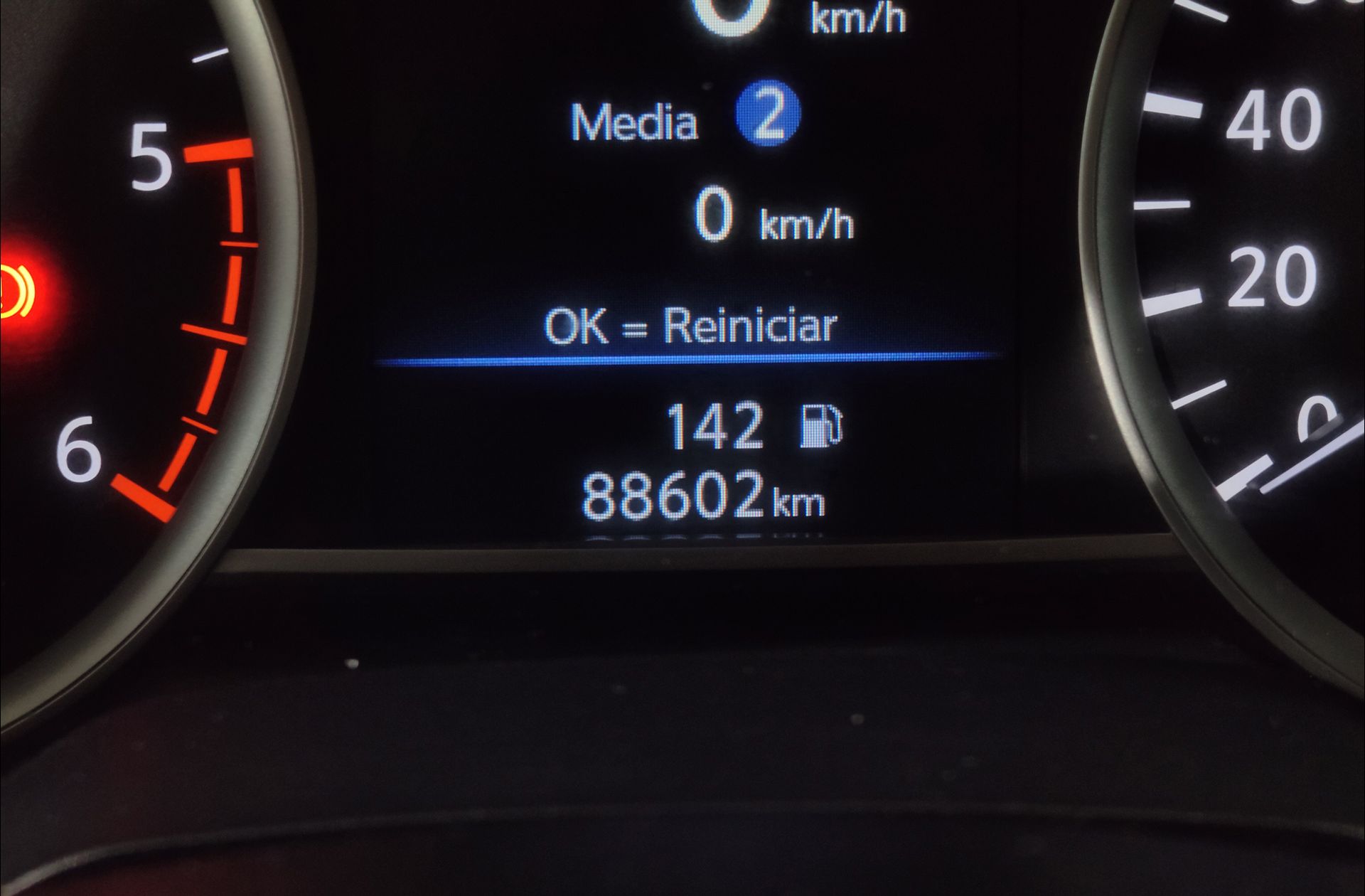 Nissan Micra 1.5 dCi N-Connecta - foto 9