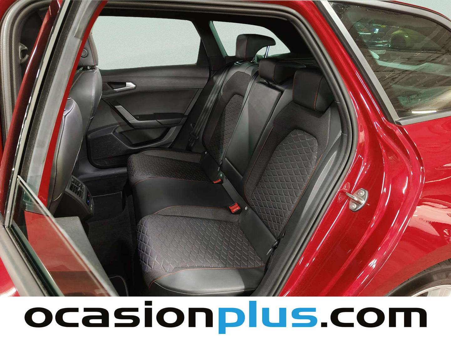 Foto asientos traseros Seat León Seat León ST 1.5 eTSI S&S FR DSG (150 CV)