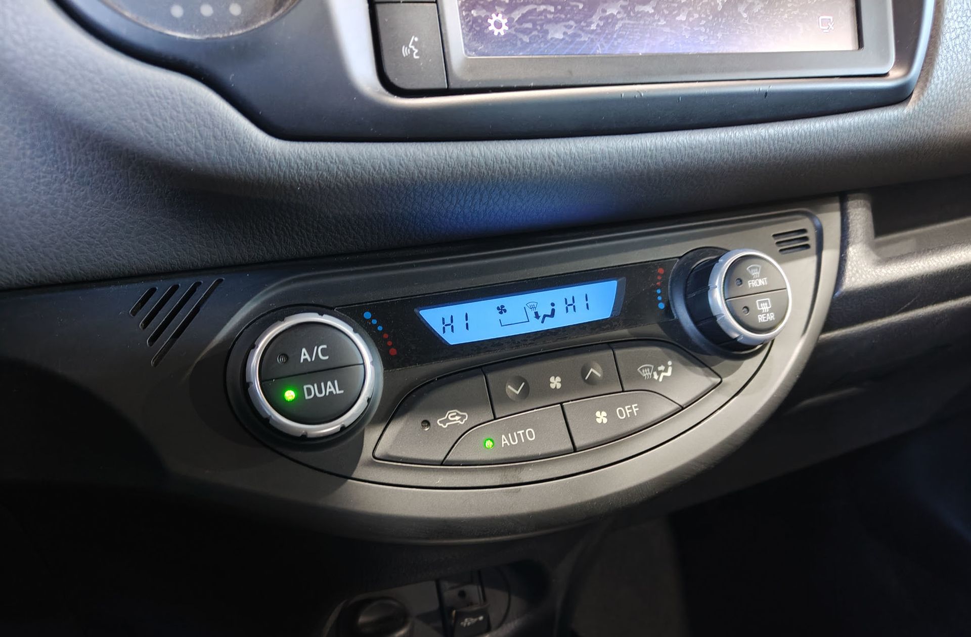 Toyota Yaris 1.5 Feel! Edition - foto 26