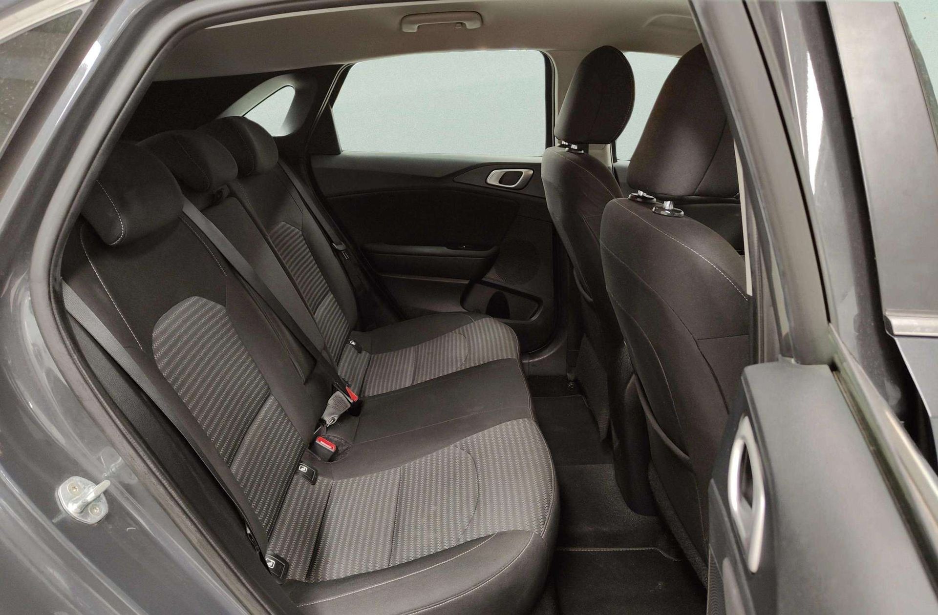 Kia Ceed 1.6 MHEV iMT Drive - foto 17