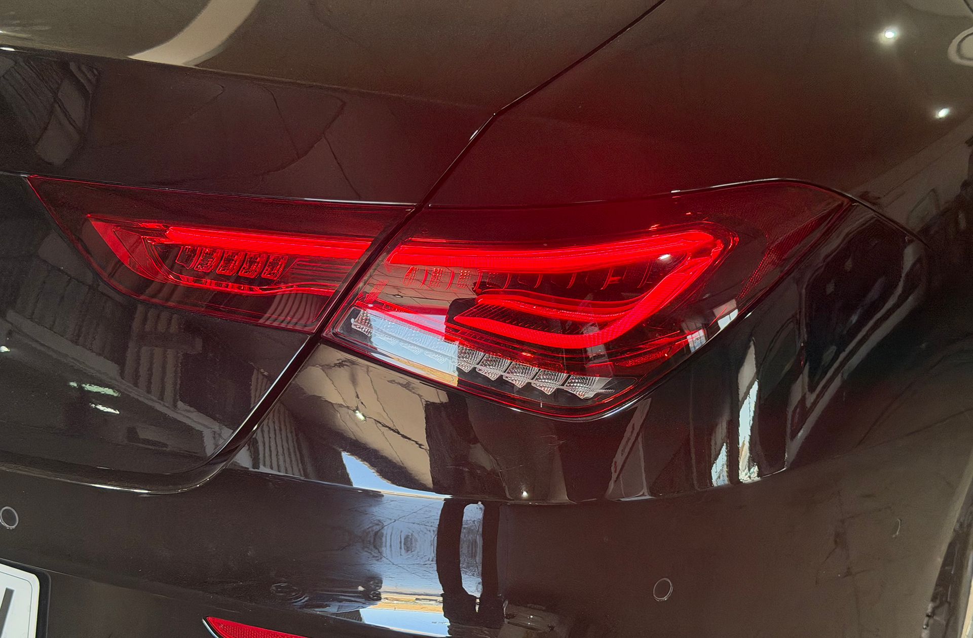 Mercedes-Benz CLA 180 Pack AMG - foto 18