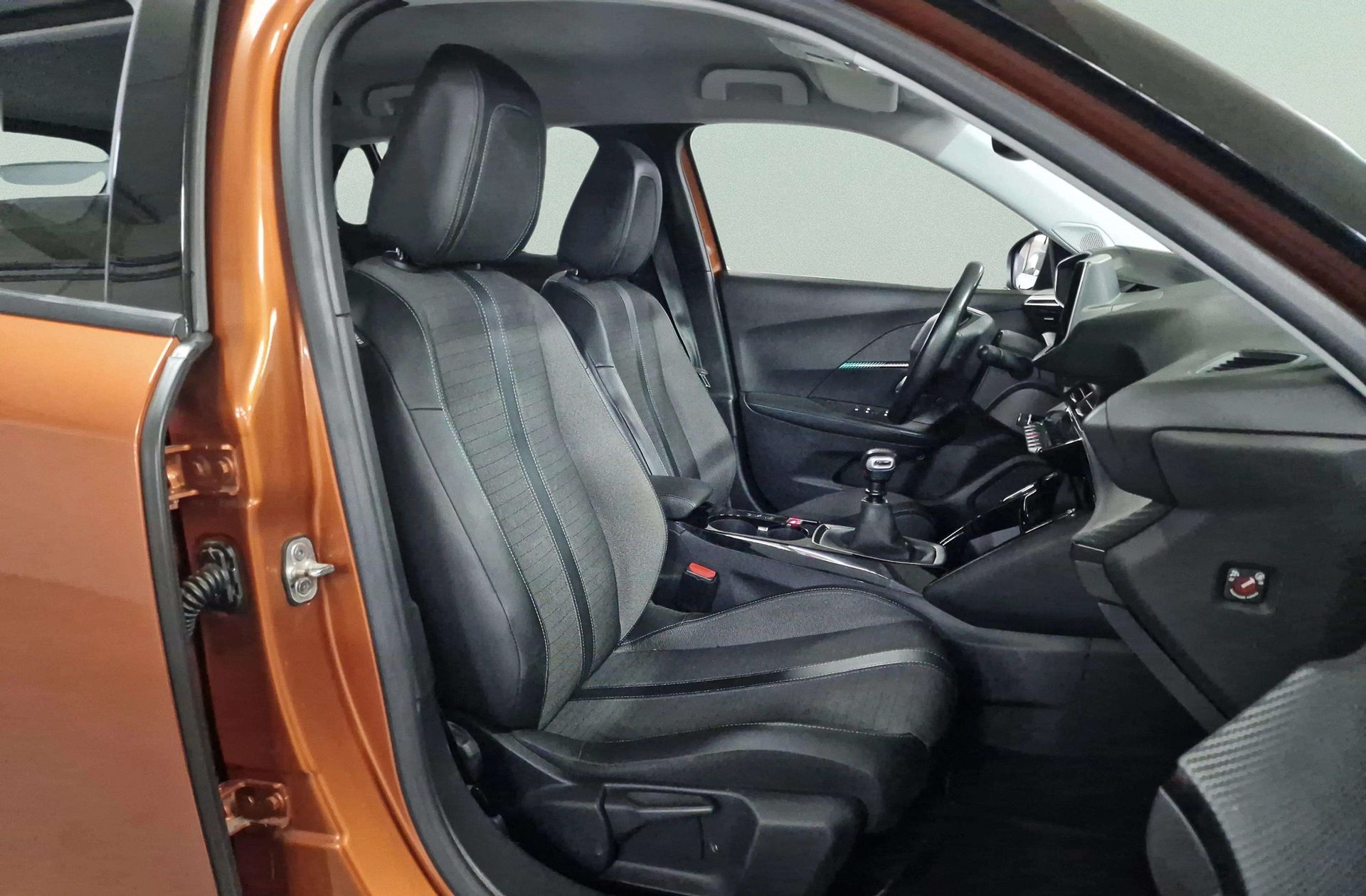 Peugeot 2008 PureTech 130 Allure Pack - foto 21