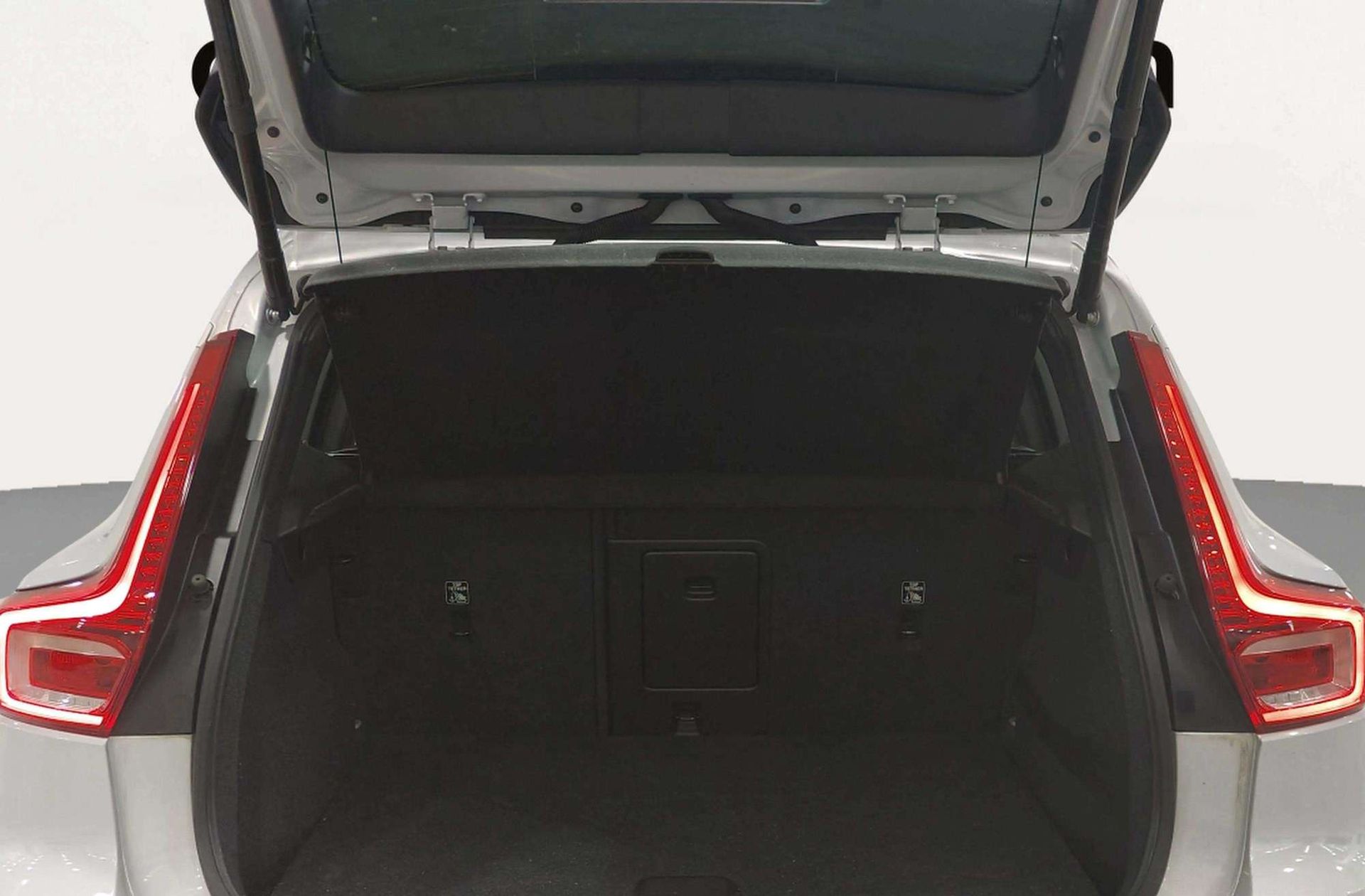 Volvo XC40 T3 Momentum Pro - foto 17
