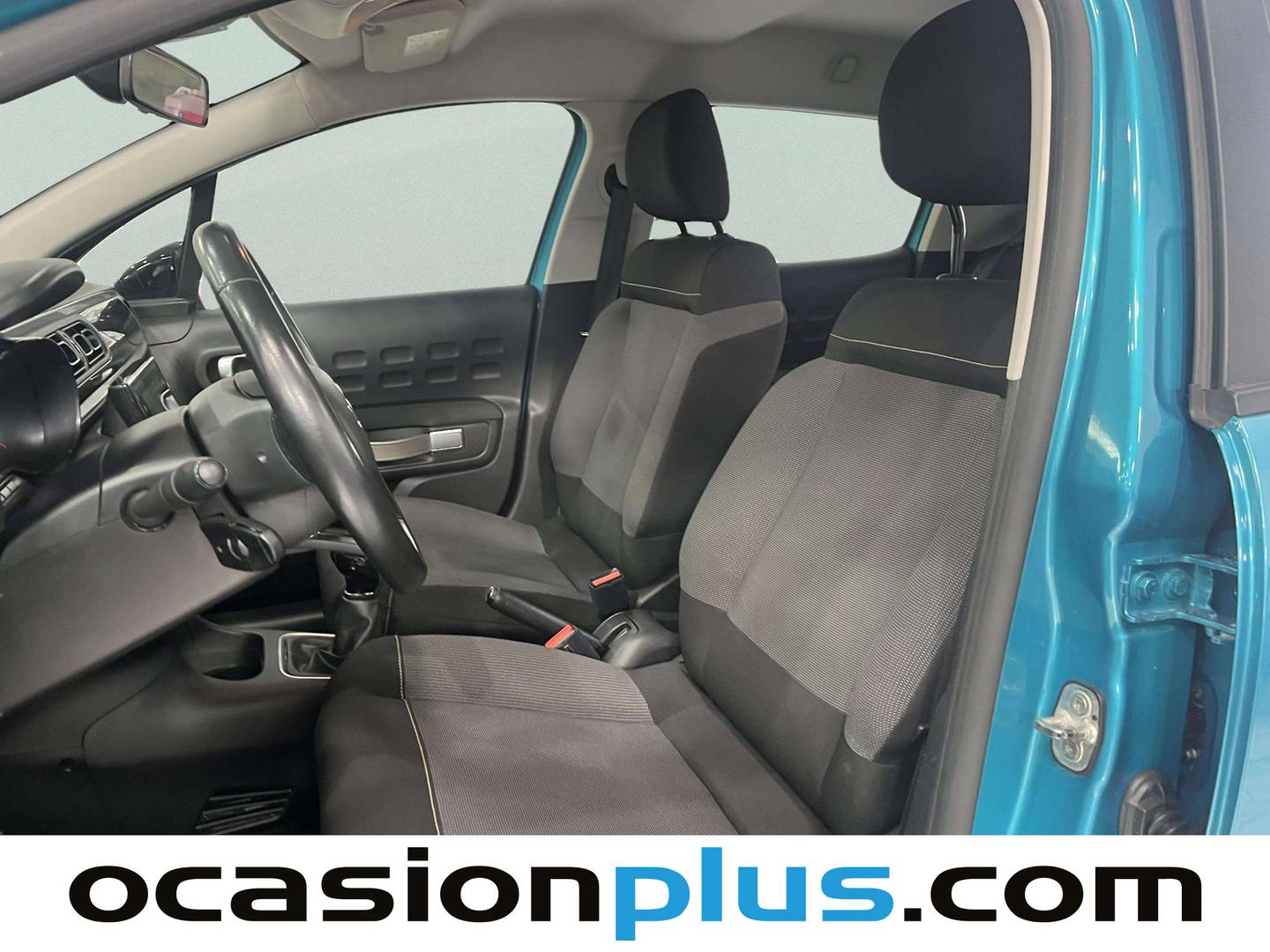 Foto asientos delanteros Citroën C3 Citroen C3 PureTech 83 Feel Pack (83 CV)