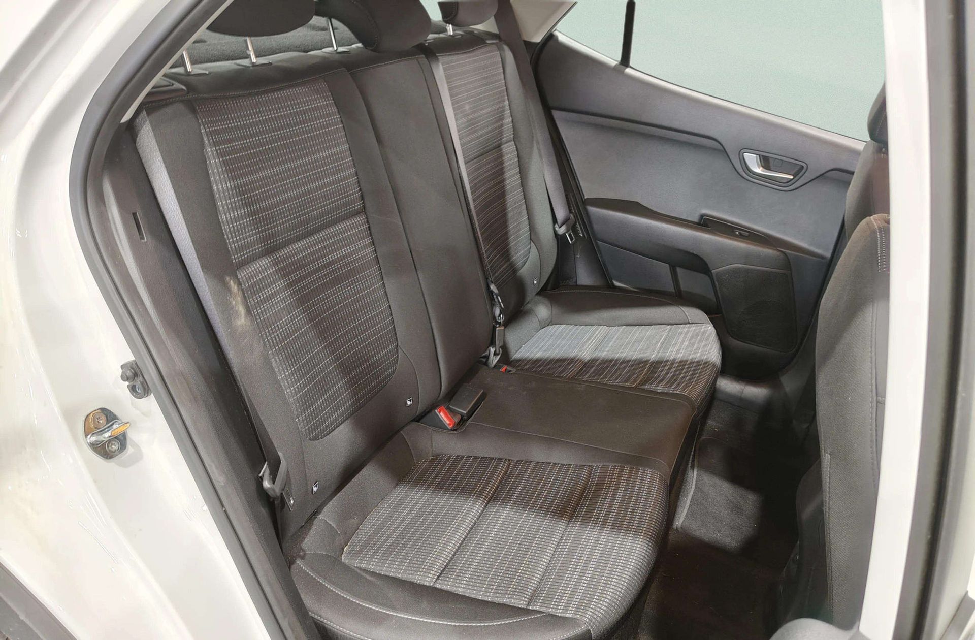 Kia Stonic 1.0 T-GDi MHEV Drive iMT - foto 16