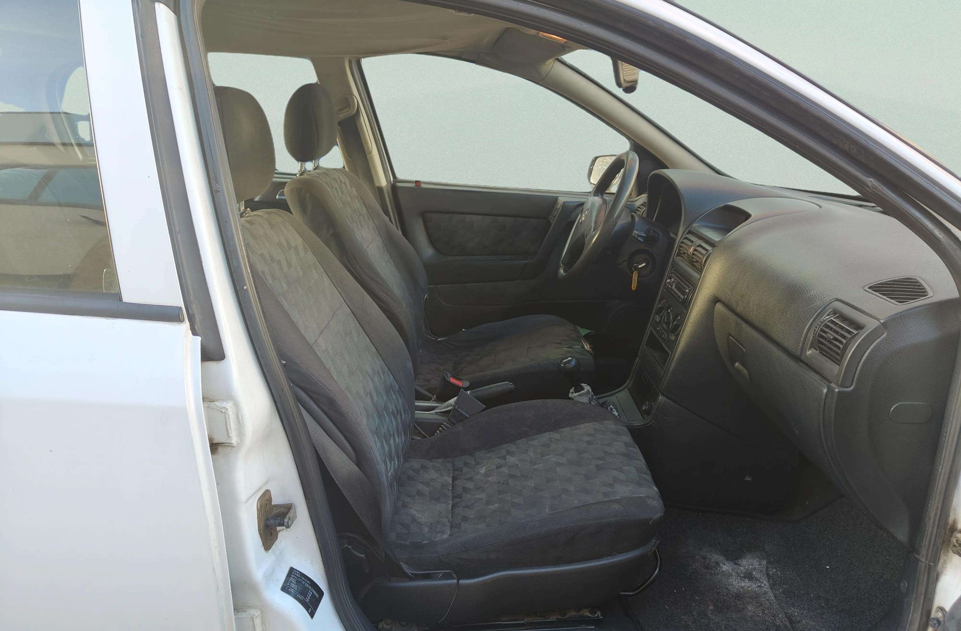 Opel Astra 1.6 Club Sedan - foto 13