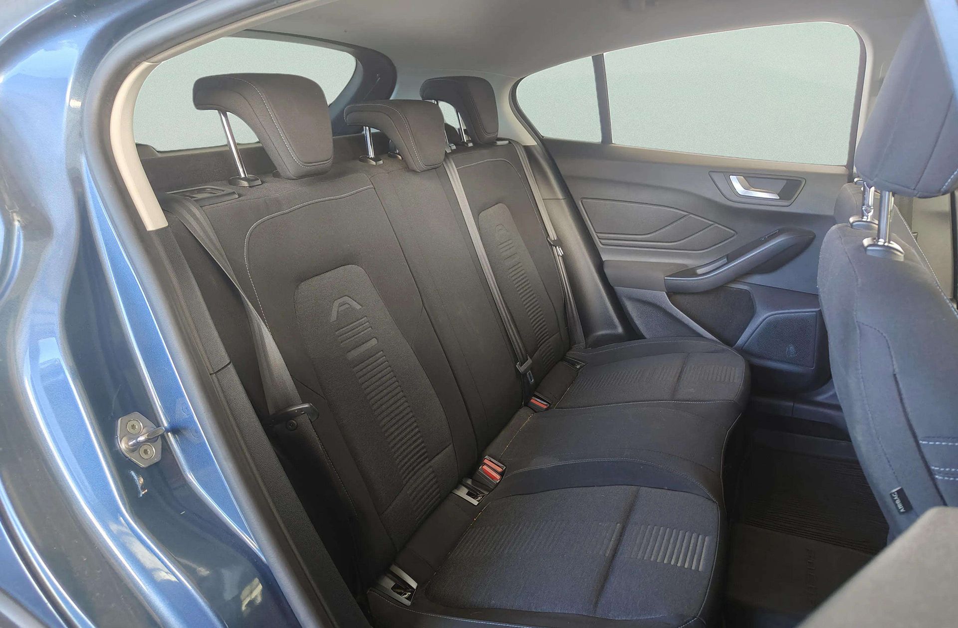 Ford Focus 1.0 EcoBoost Active - foto 19