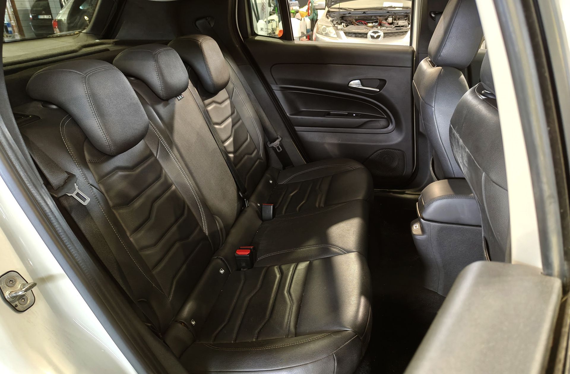 Jeep Avenger 1.2 G Summit - foto 19