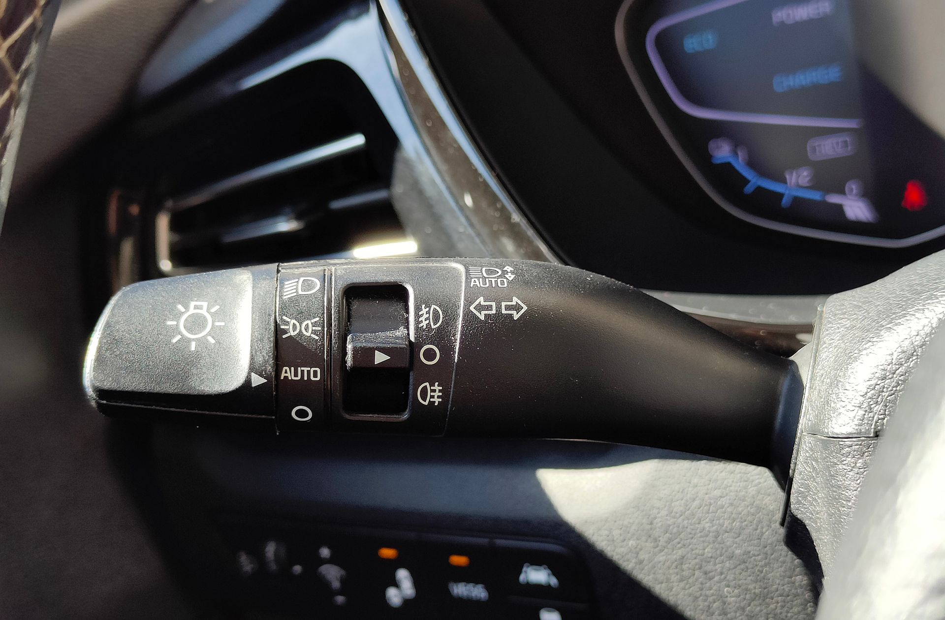 Kia Niro 1.6 GDi PHEV Híbrido Emotion - foto 29