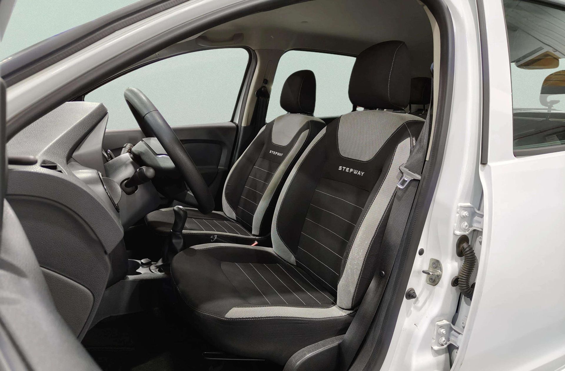 Dacia Sandero Stepway TCe - foto 8