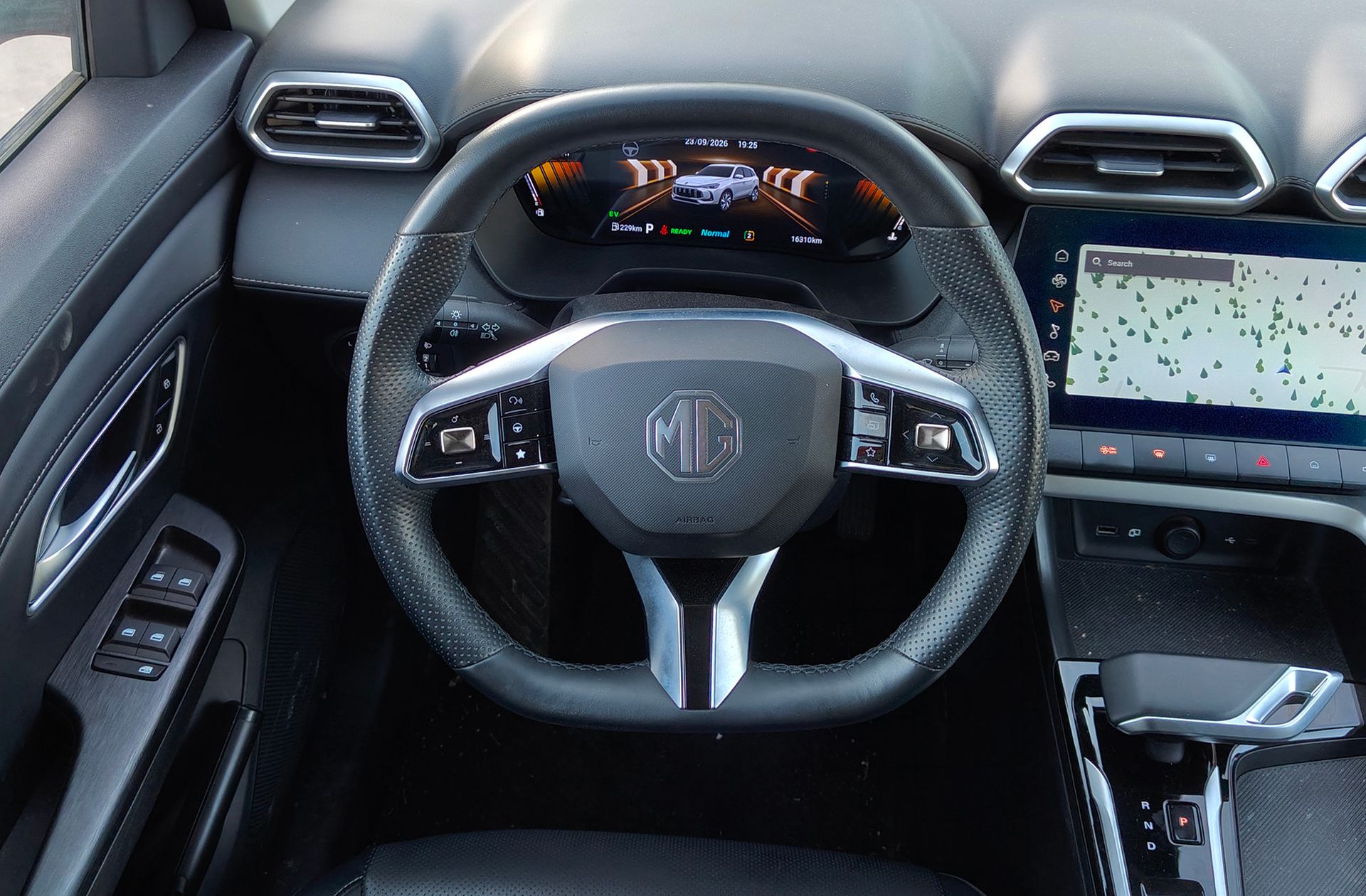 MG ZS 1.5 Hybrid+ Luxury - foto 27