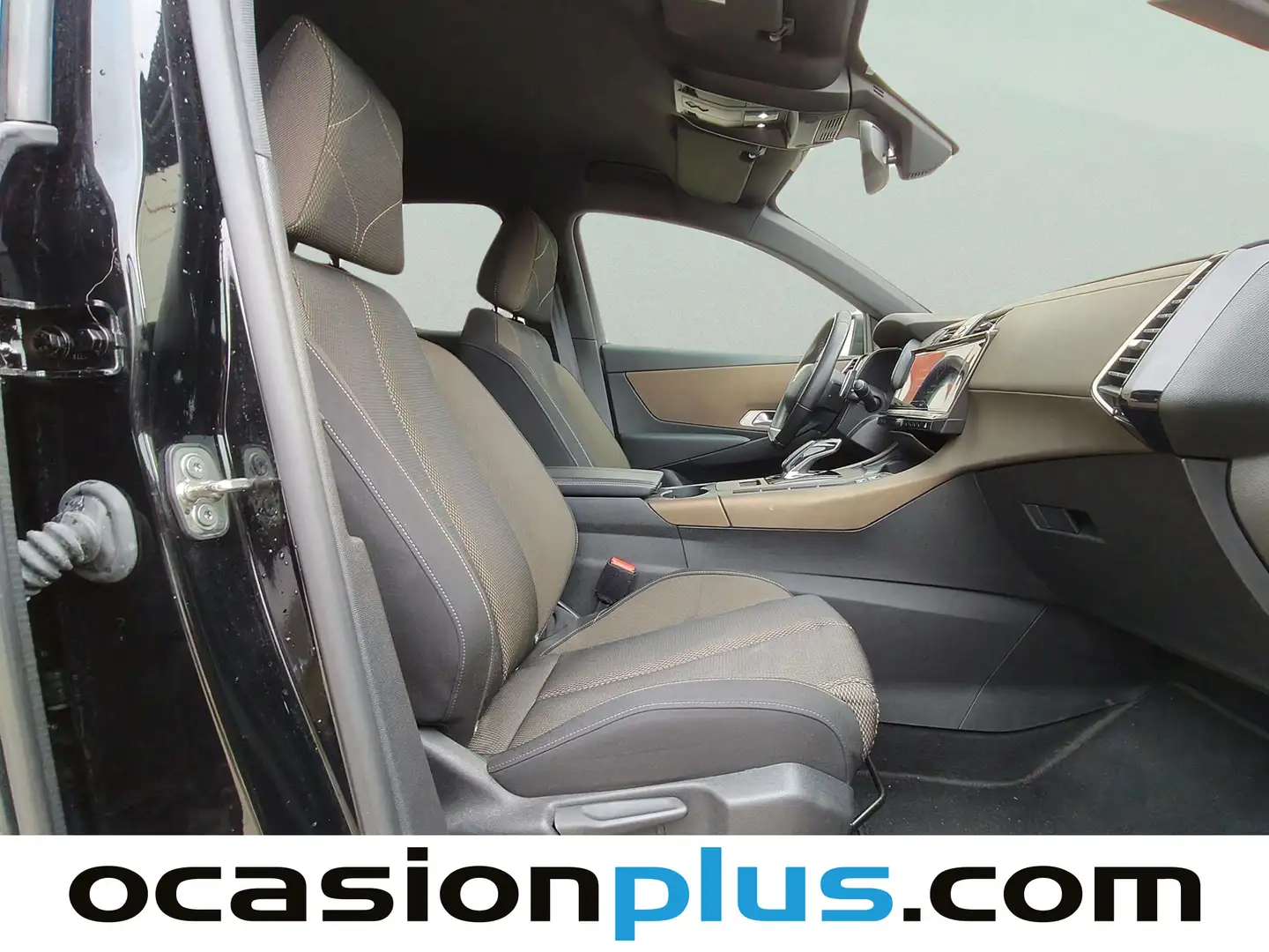 Foto DS DS 7 Crossback DS DS7 Crossback BlueHDi 130 DE Bastille + AT (130 CV)