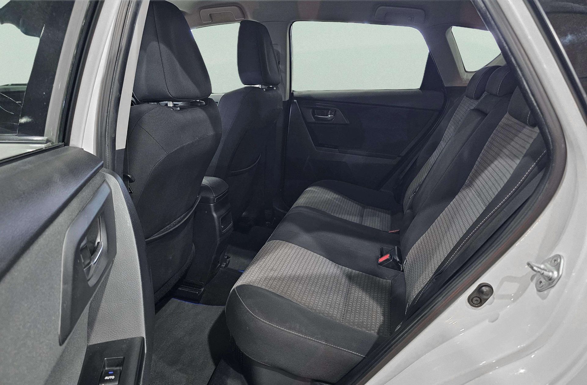 Toyota Auris 140H Hybrid Feel! - foto 11