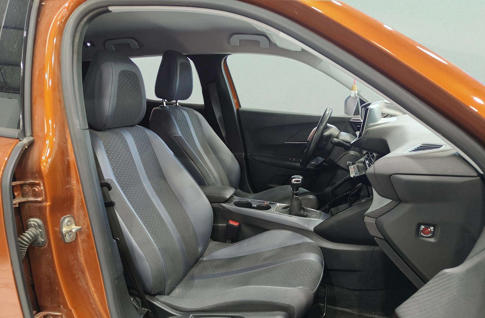 Peugeot 2008 PureTech 130 Allure - foto 18