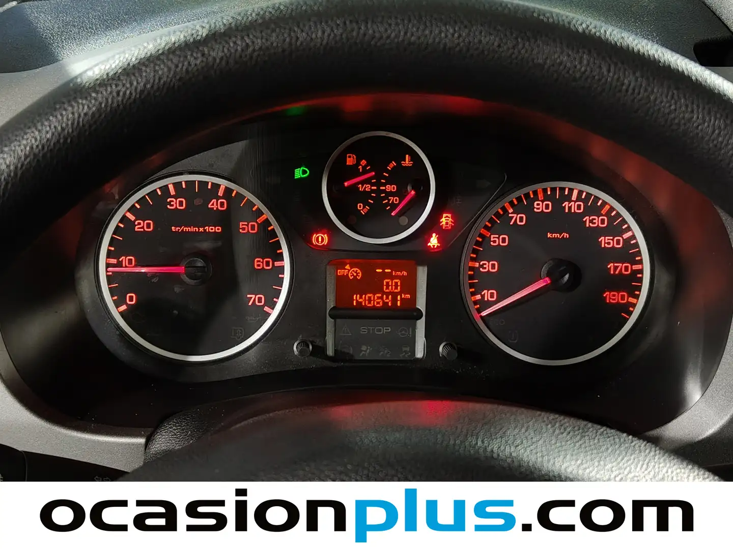 Foto Peugeot Partner Peugeot Partner Tepee BlueHDi 100 Adventure Edition (100 CV)