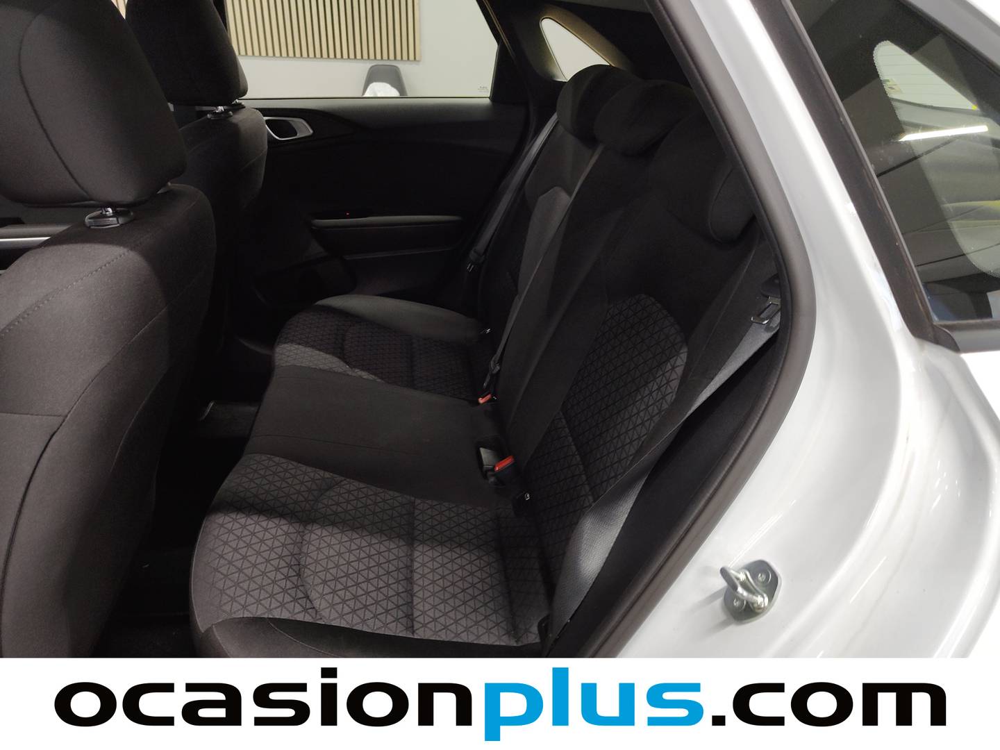 Foto asientos traseros KIA Ceed KIA Ceed 1.0 T-GDi Concept (100 CV)